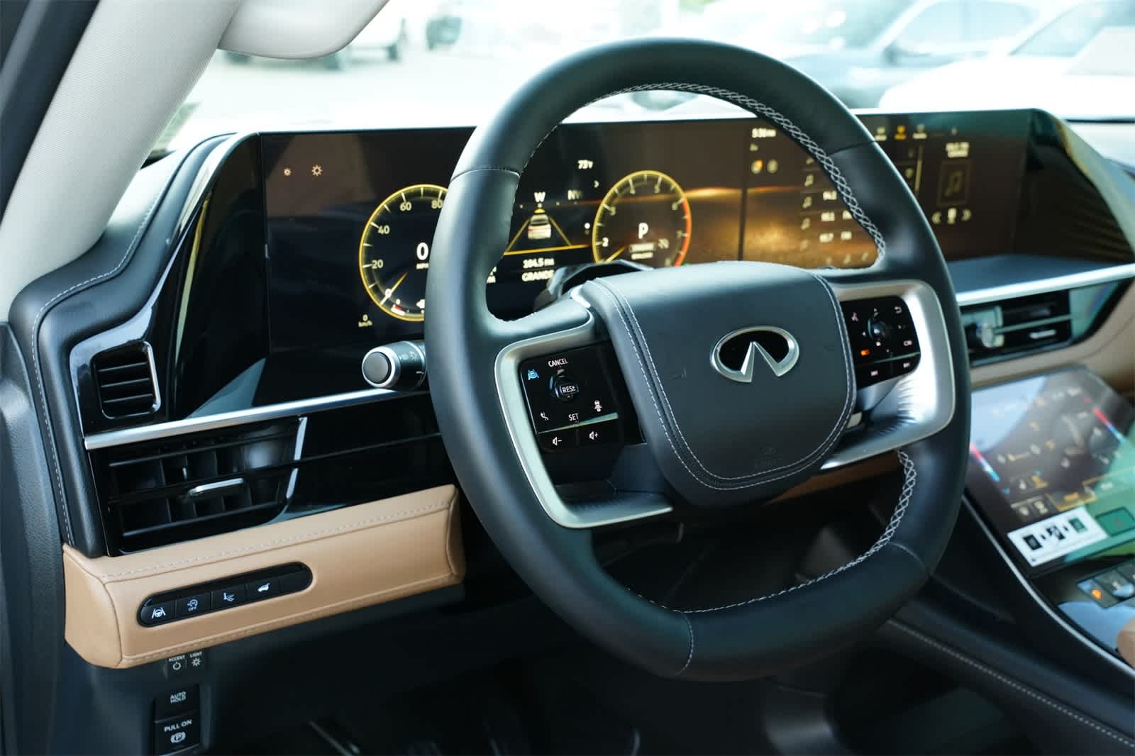 Thumbnail: 2025 INFINITI QX80 - 15