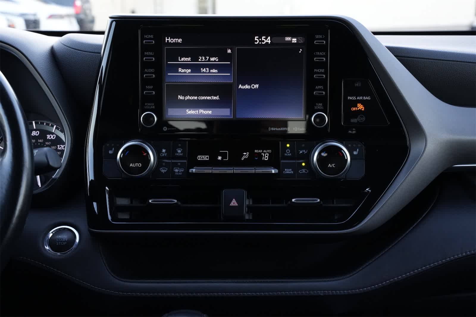 Thumbnail: 2022 Toyota Highlander - 13