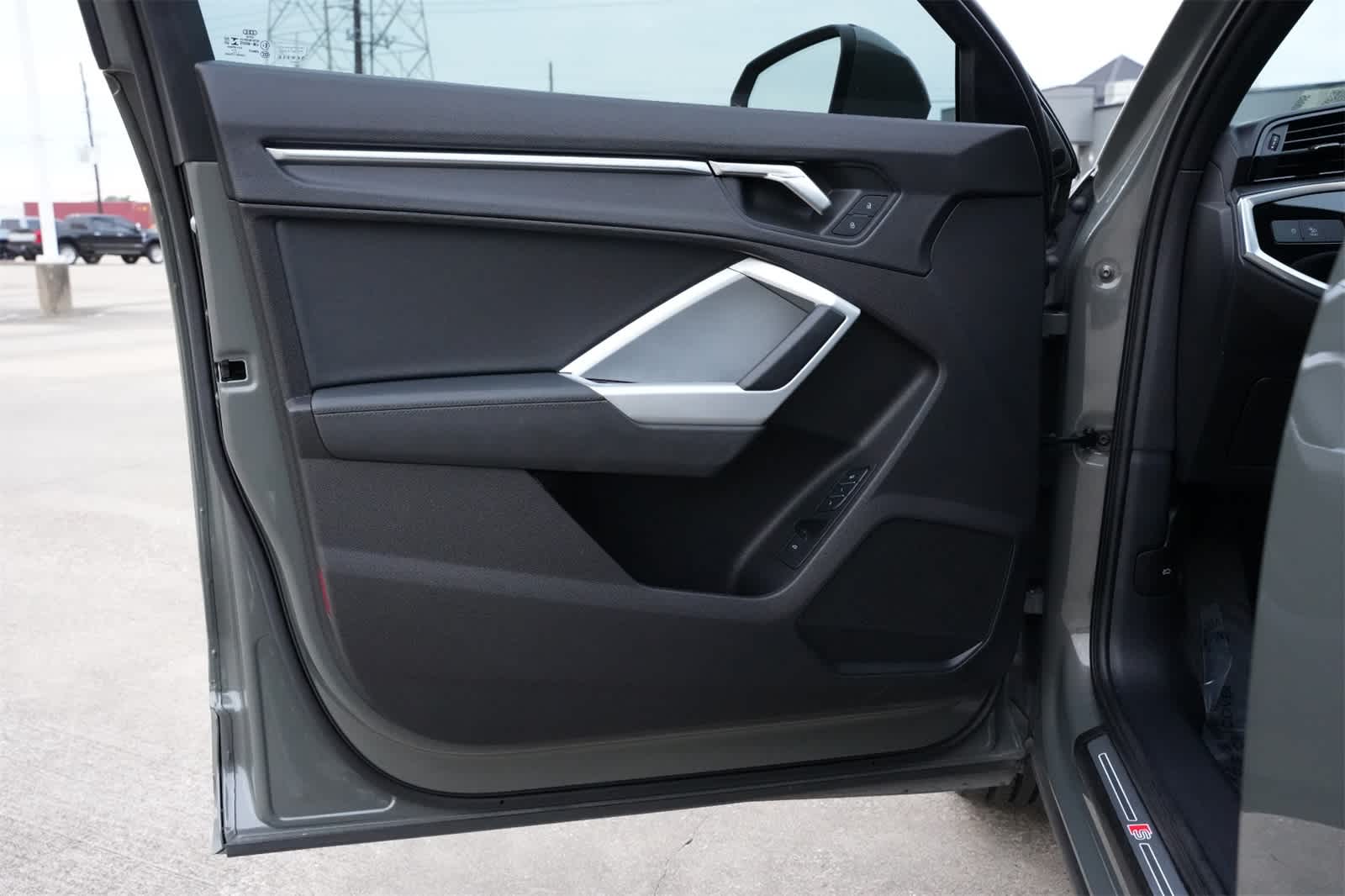 Thumbnail: 2022 Audi Q3 - 18