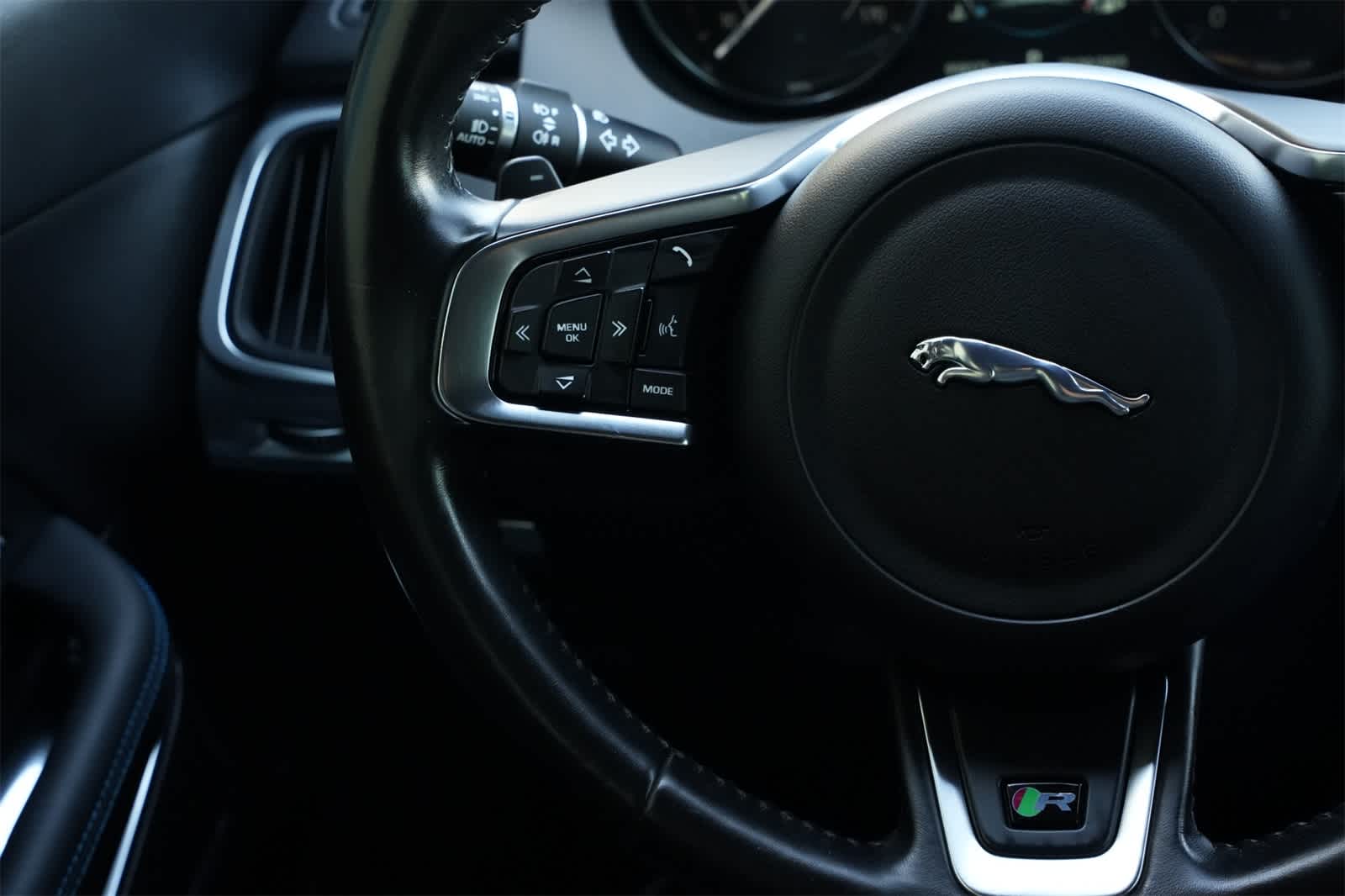 Thumbnail: 2019 Jaguar E-Pace - 10