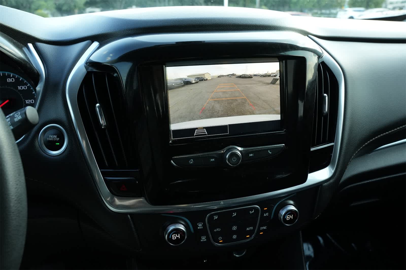 Thumbnail: 2020 Chevrolet Traverse - 14