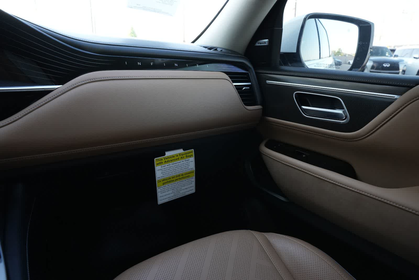 Thumbnail: 2026 INFINITI QX80 - 8