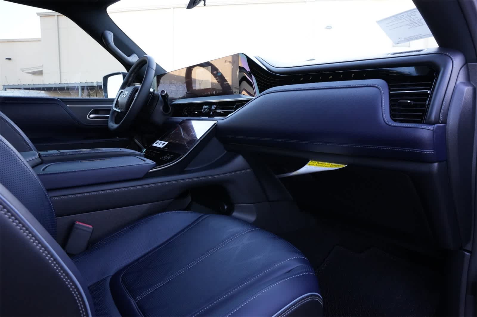 Thumbnail: 2026 INFINITI QX80 - 23