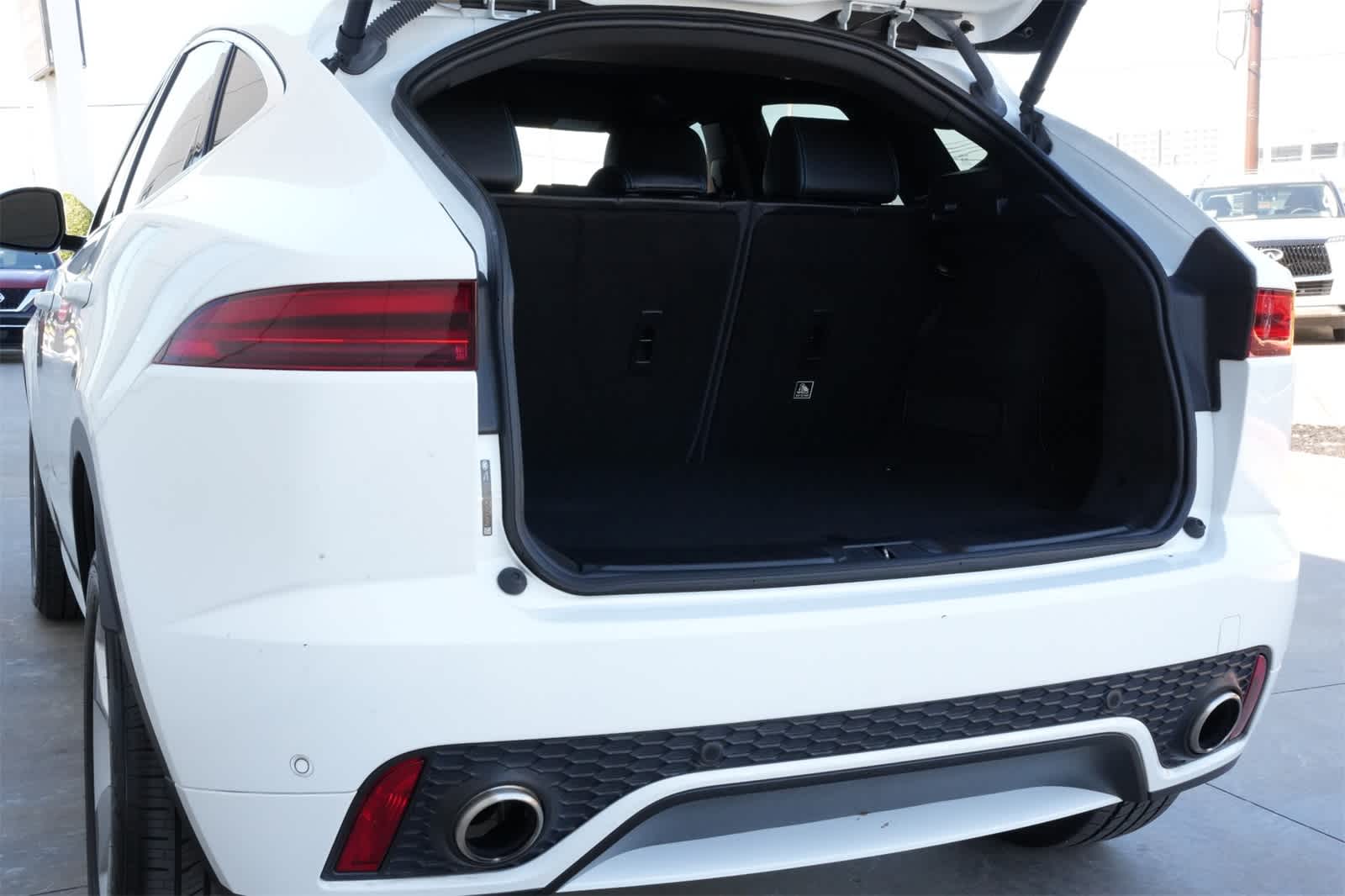 Thumbnail: 2019 Jaguar E-Pace - 21
