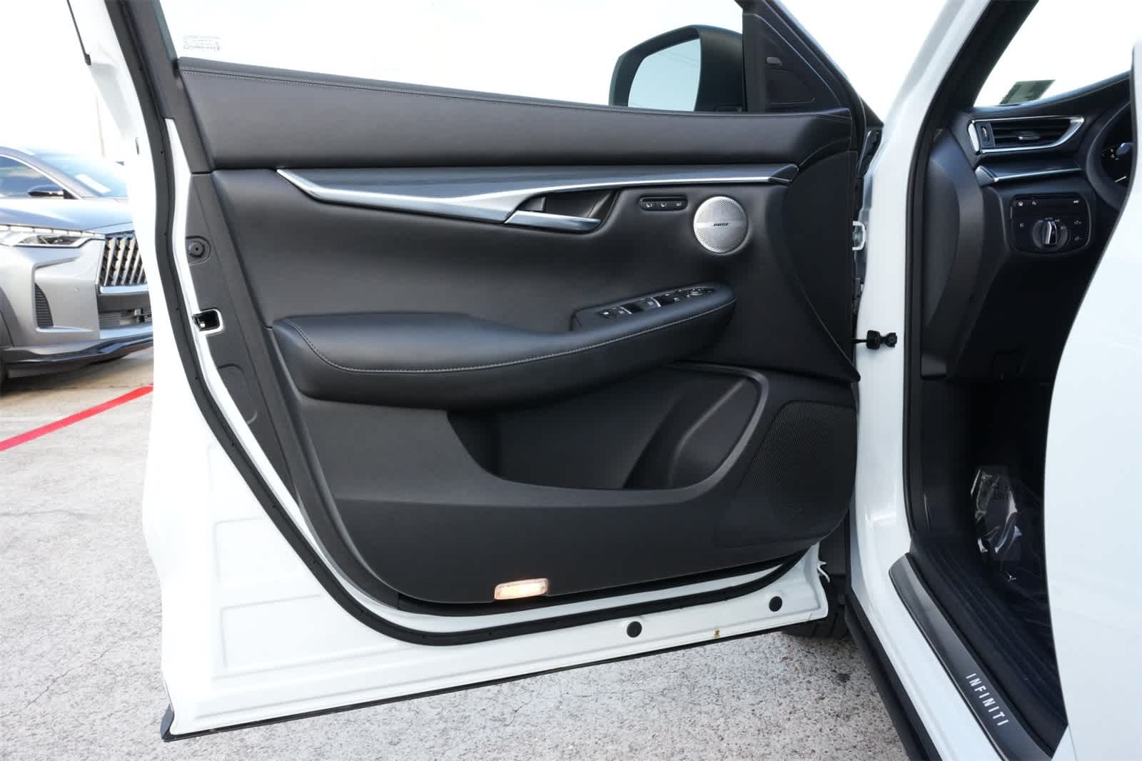 Thumbnail: 2025 INFINITI QX50 - 18