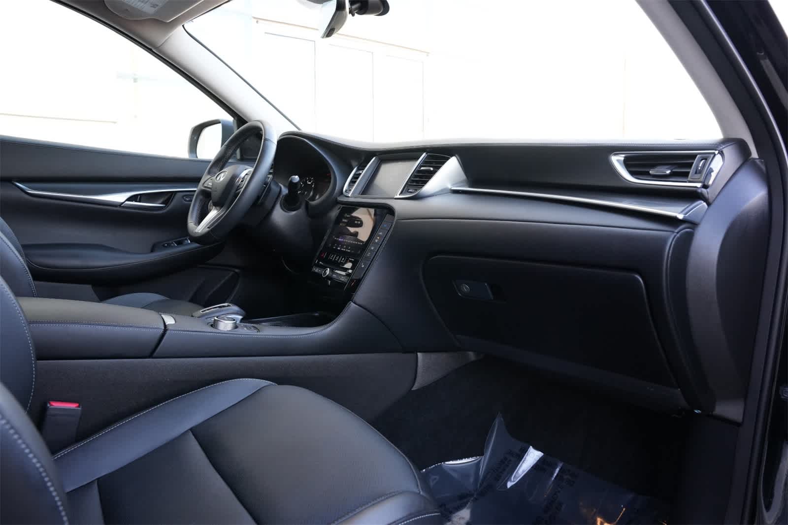 Thumbnail: 2025 INFINITI QX50 - 22