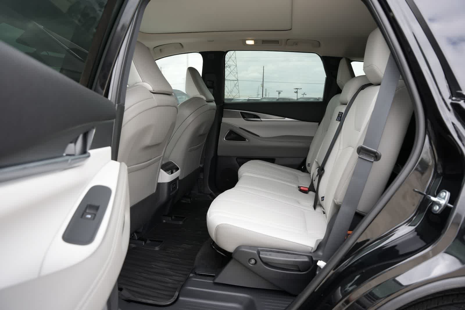 Thumbnail: 2027 INFINITI QX60 - 19