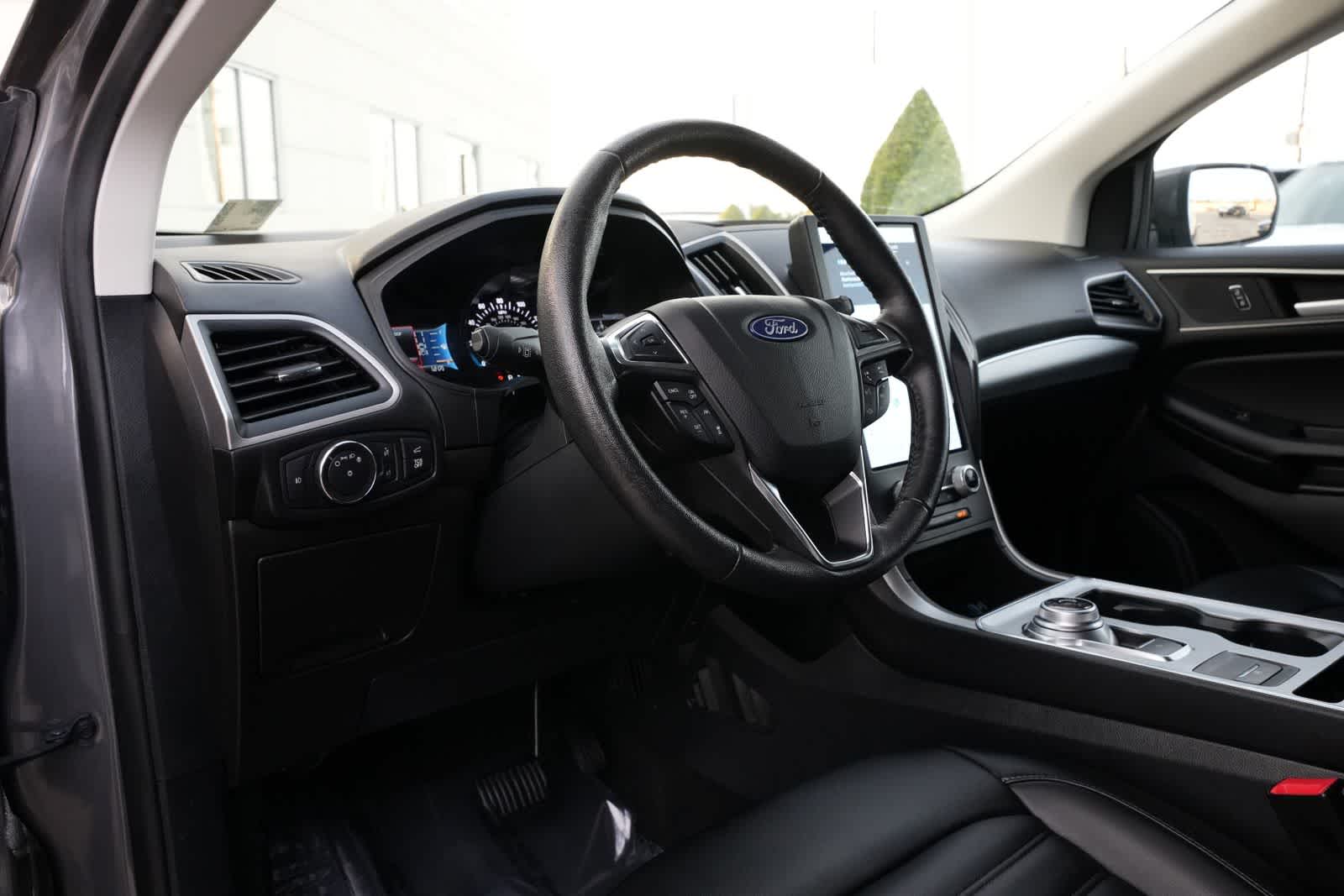 Thumbnail: 2022 Ford Edge - 16