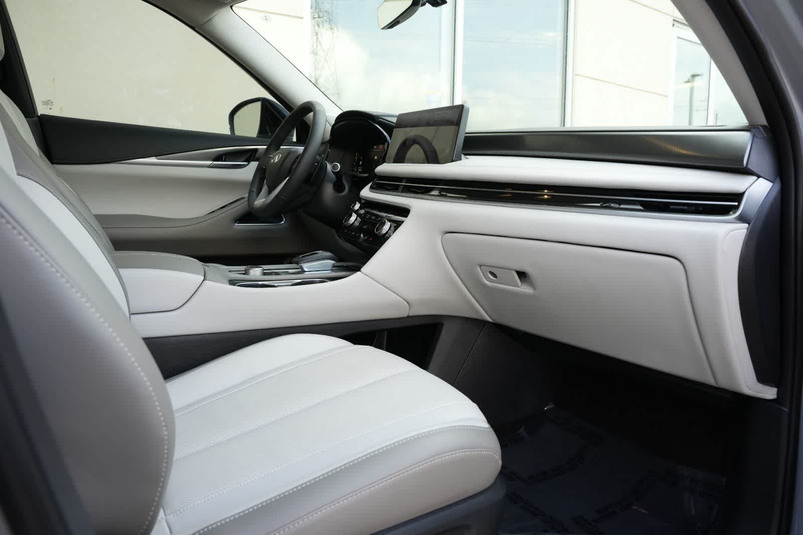 Thumbnail: 2026 INFINITI QX60 - 22