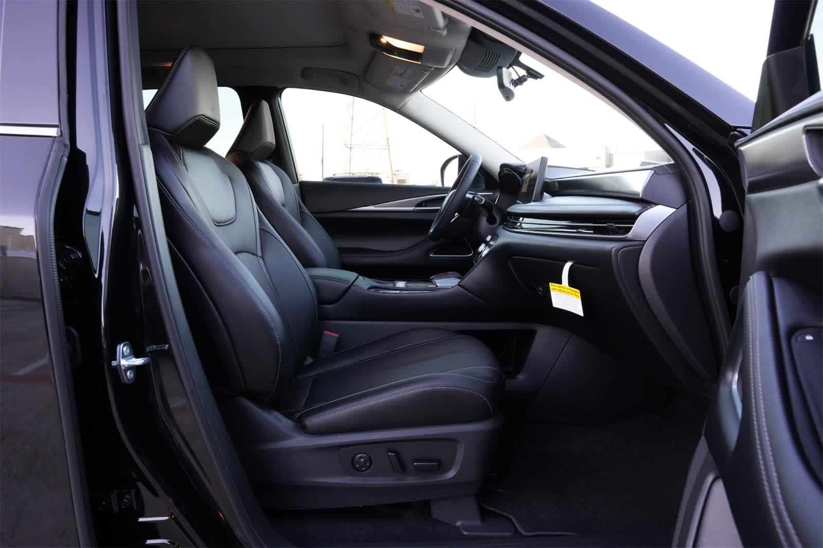 Thumbnail: 2026 INFINITI QX60 - 24