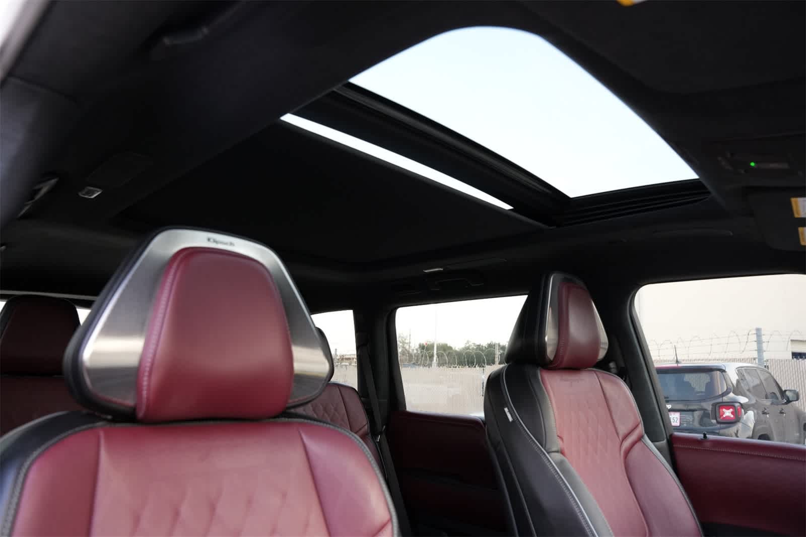 Thumbnail: 2026 INFINITI QX80 - 24