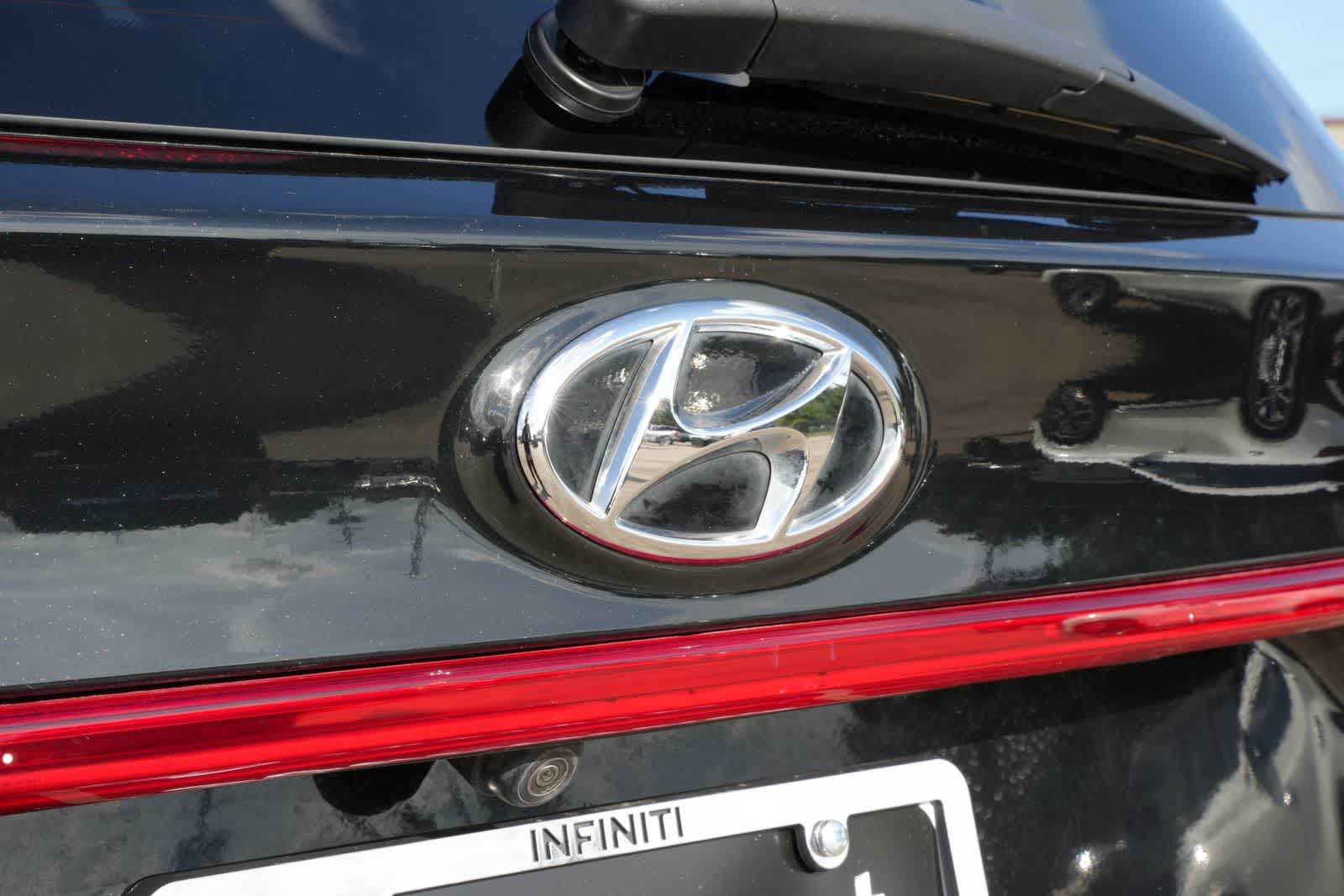 Thumbnail: 2022 Hyundai Santa Fe - 20