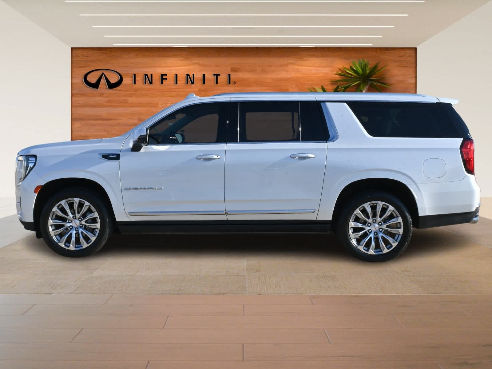 Thumbnail: 2023 GMC Yukon XL - 4