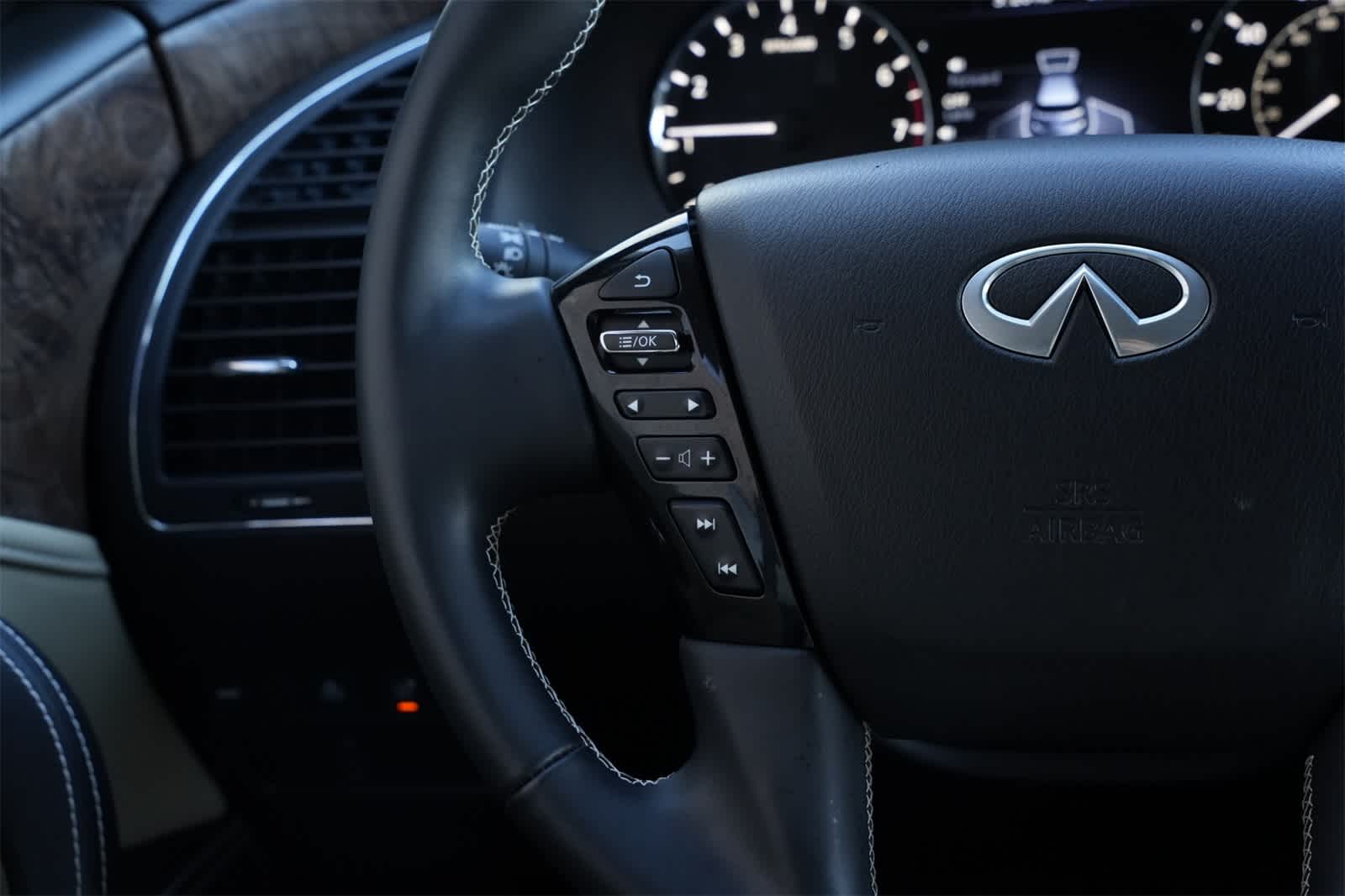 Thumbnail: 2023 INFINITI QX80 - 10