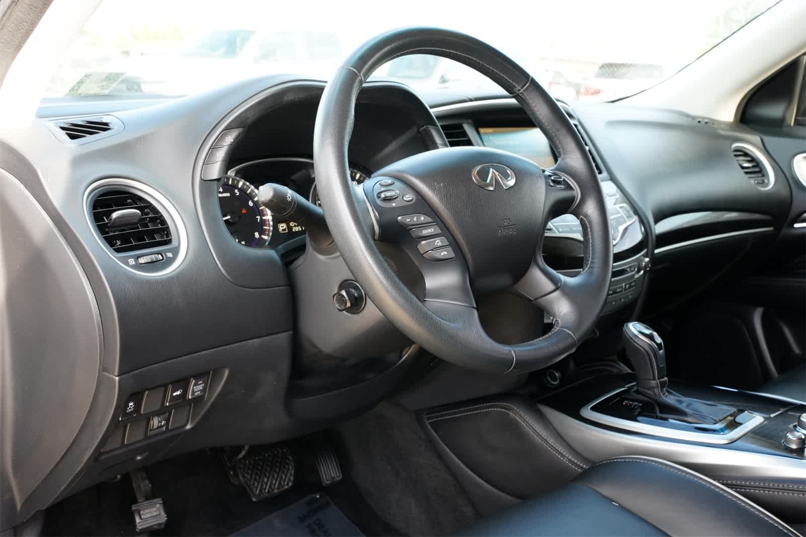 Thumbnail: 2016 INFINITI QX60 - 17