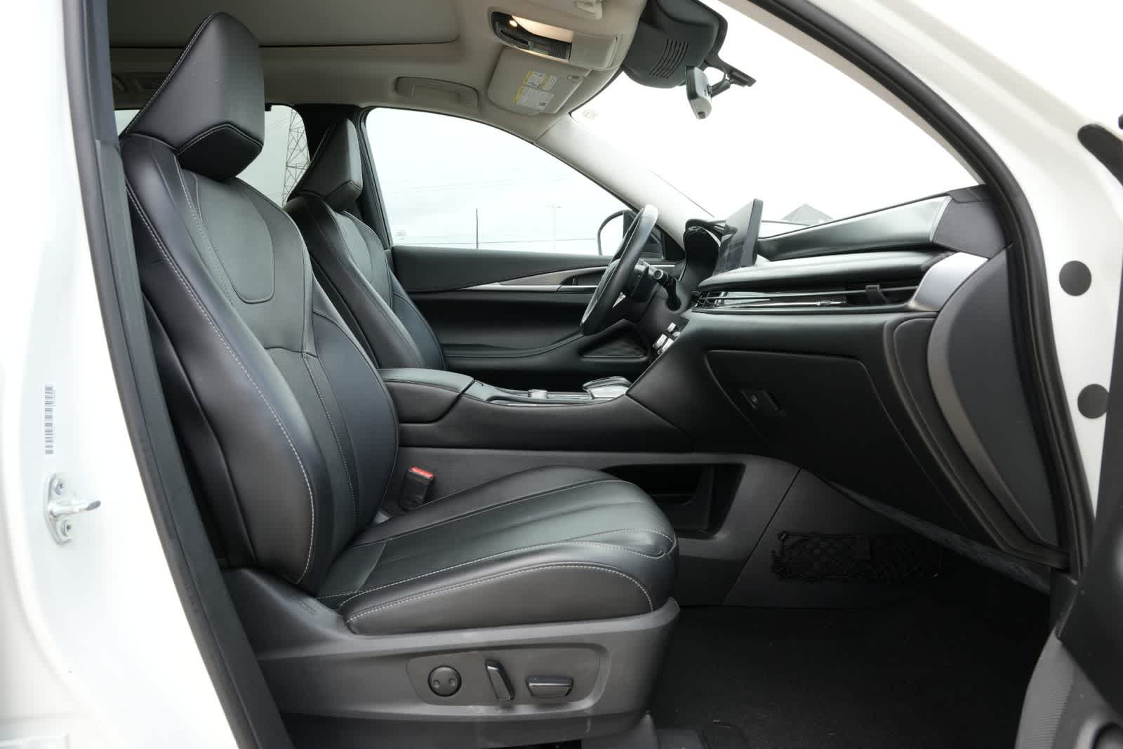 Thumbnail: 2023 INFINITI QX60 - 23