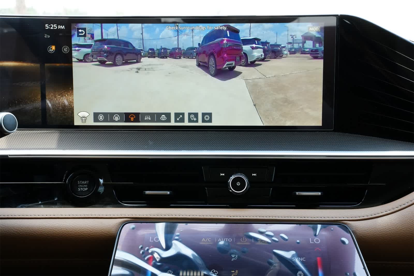 Thumbnail: 2025 INFINITI QX80 - 13