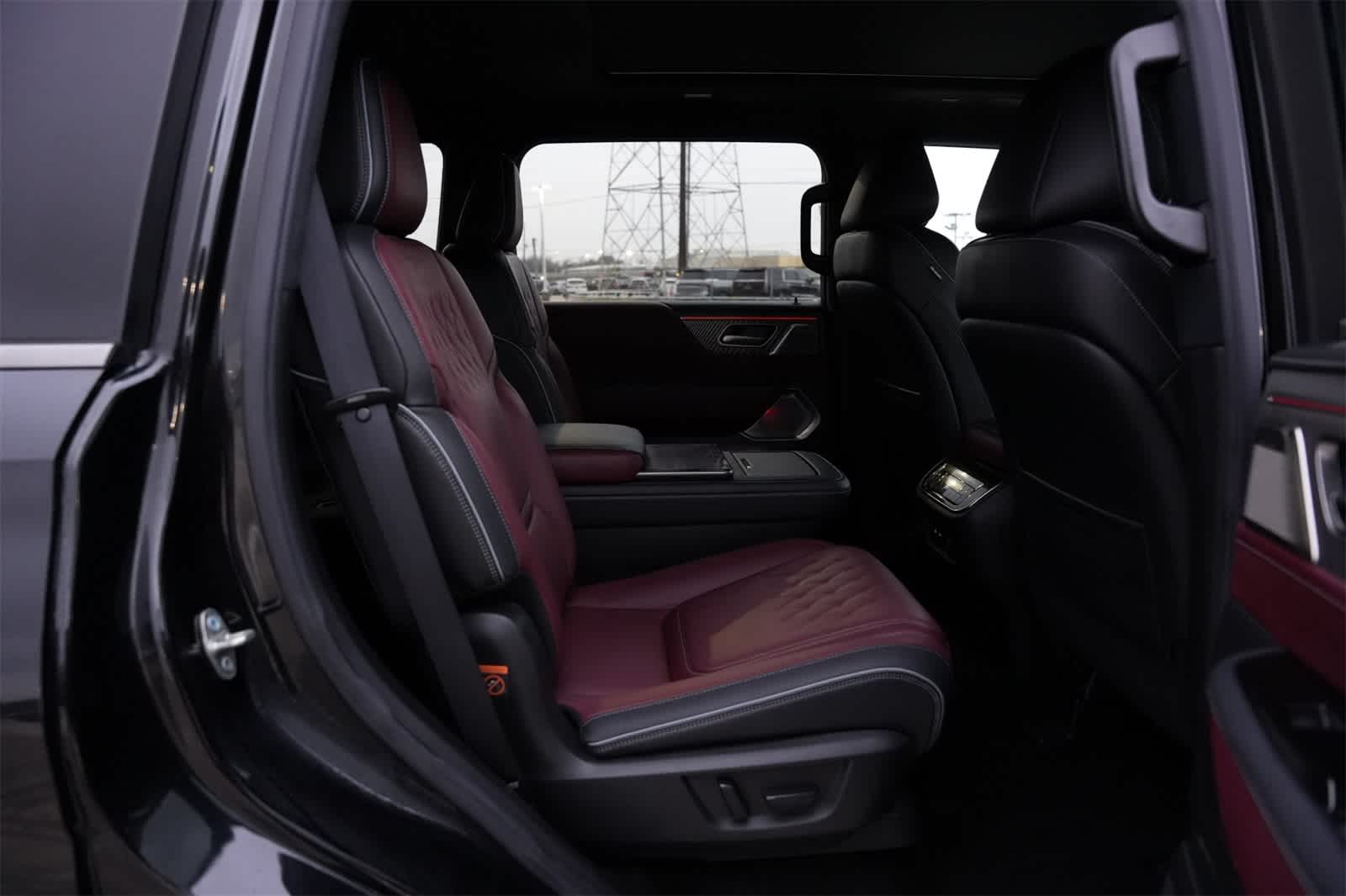 Thumbnail: 2025 INFINITI QX80 - 19