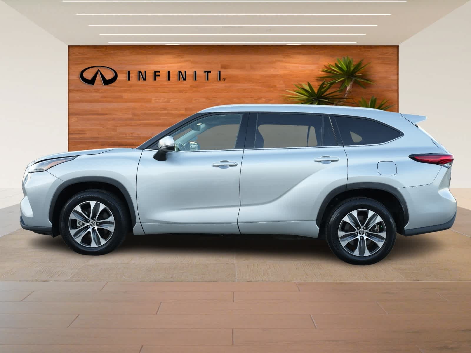 Thumbnail: 2022 Toyota Highlander - 4