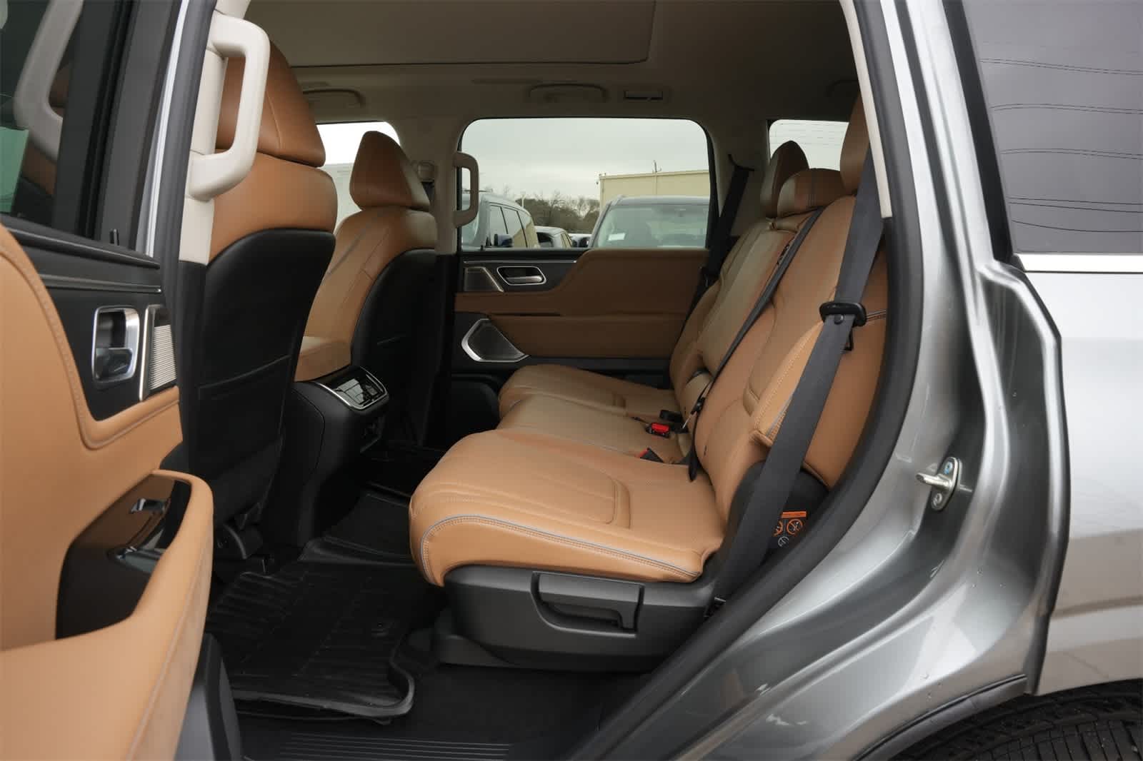Thumbnail: 2025 INFINITI QX80 - 20