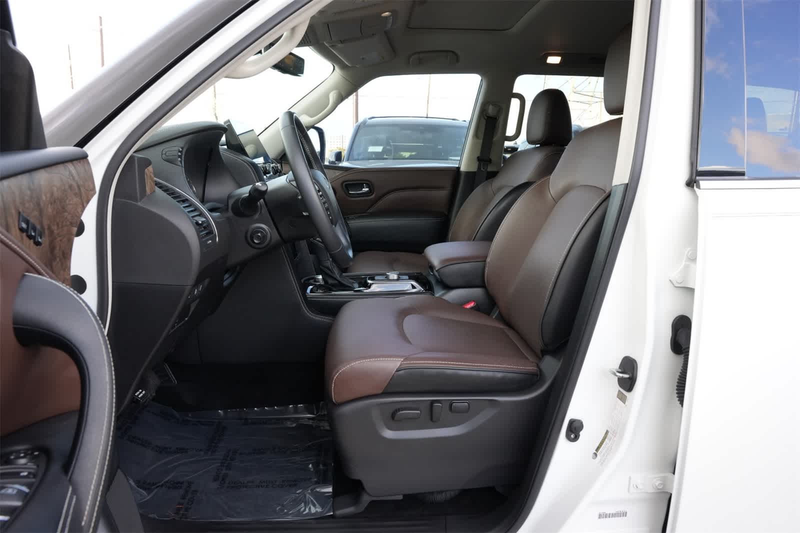 Thumbnail: 2024 INFINITI QX80 - 14