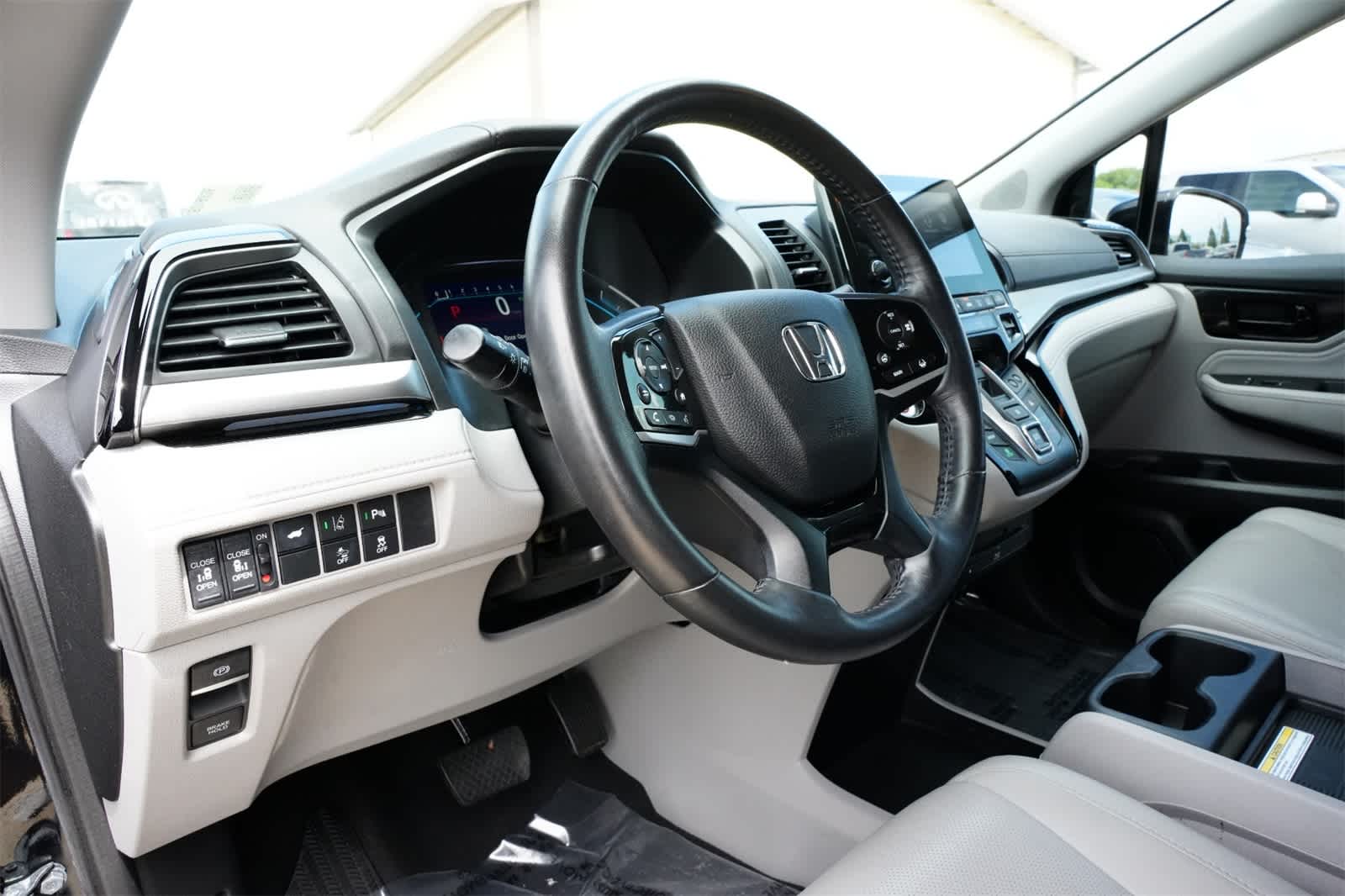 Thumbnail: 2019 Honda Odyssey - 16