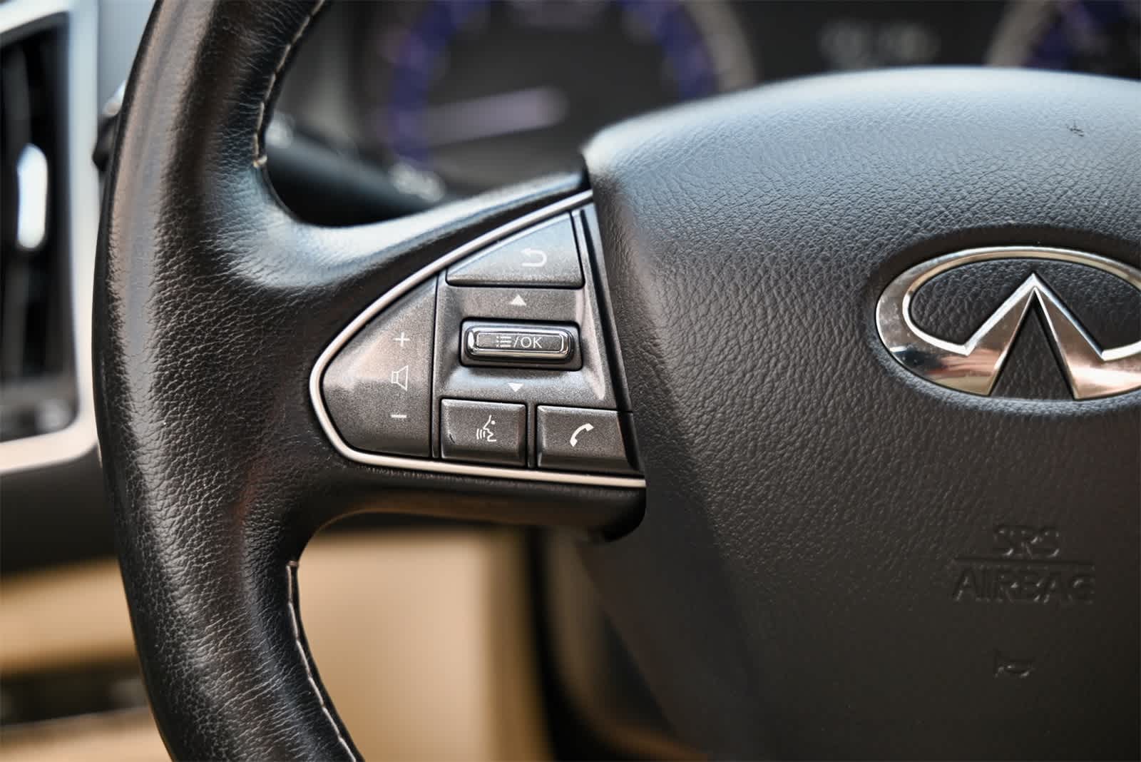Thumbnail: 2015 INFINITI Q50 - 10