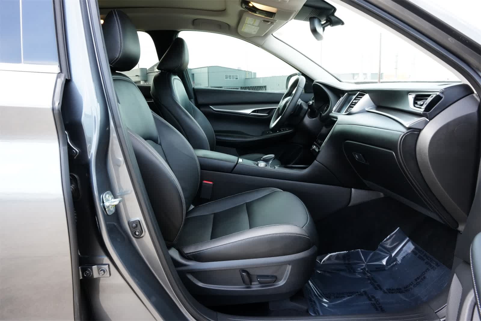 Thumbnail: 2022 INFINITI QX50 - 24