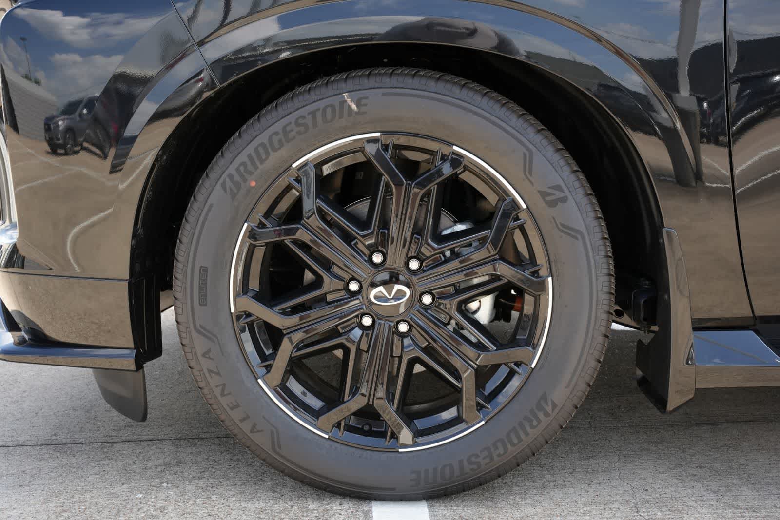 Thumbnail: 2026 INFINITI QX80 - 25