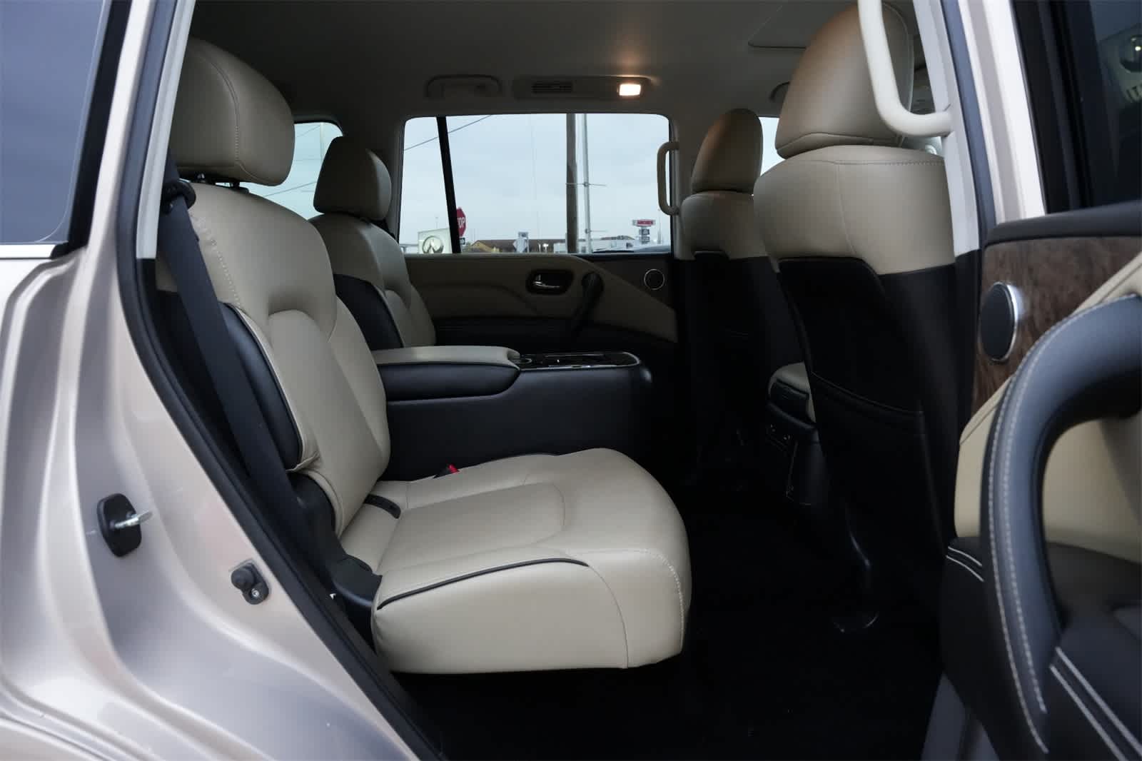 Thumbnail: 2022 INFINITI QX80 - 21