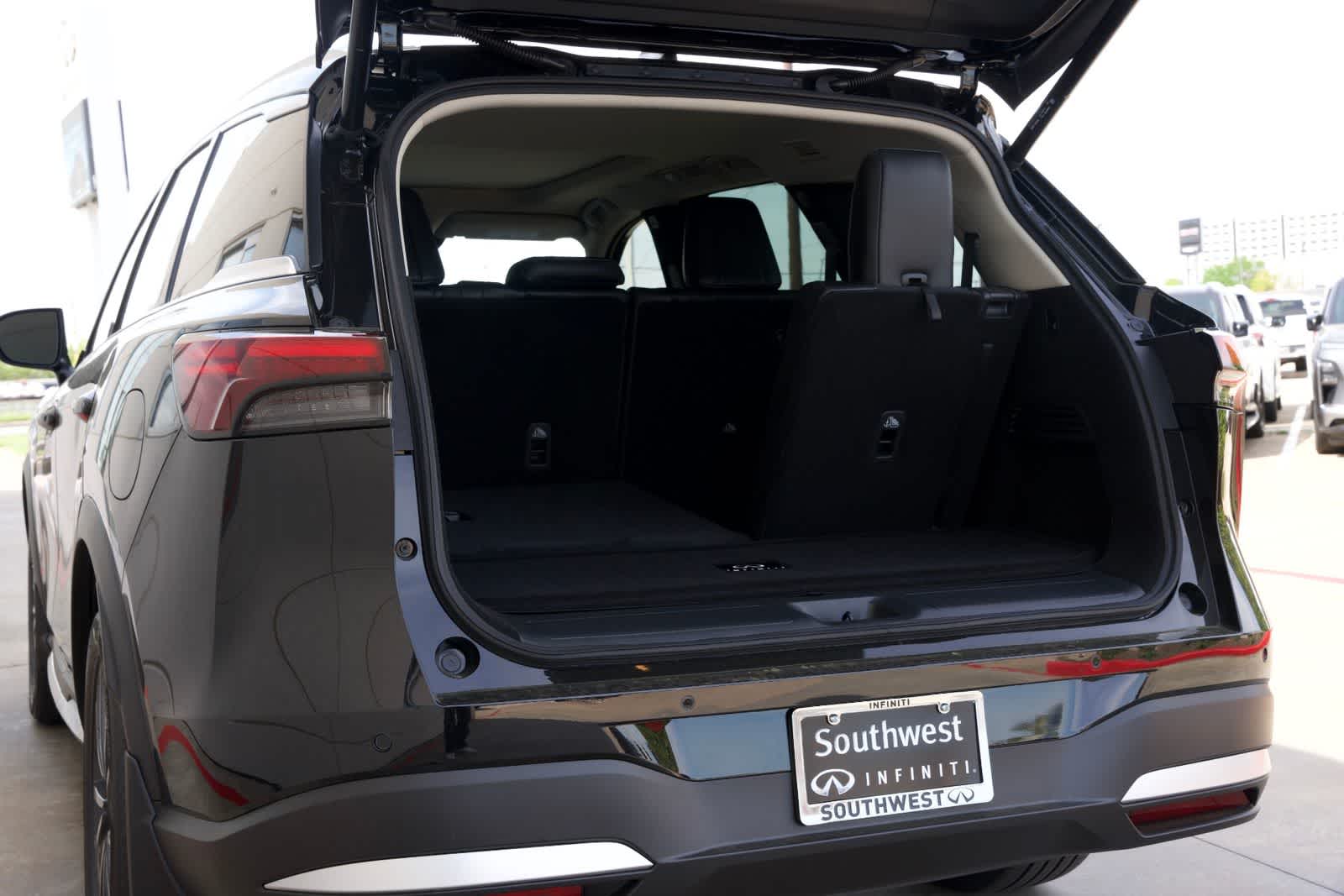 Thumbnail: 2026 INFINITI QX60 - 21