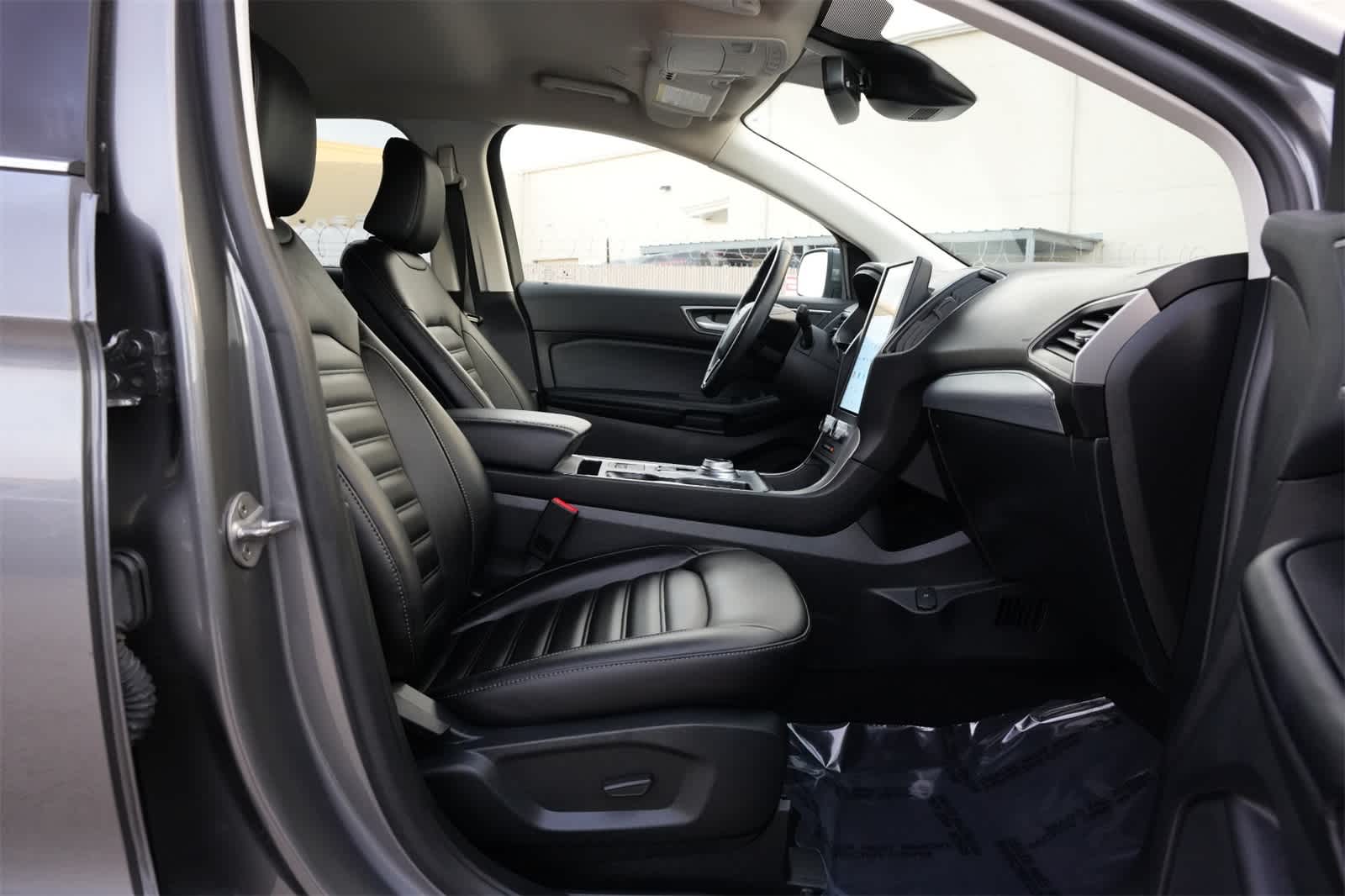 Thumbnail: 2022 Ford Edge - 23