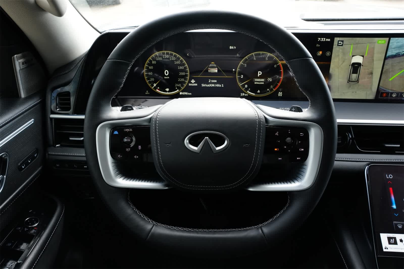 Thumbnail: 2025 INFINITI QX80 - 9