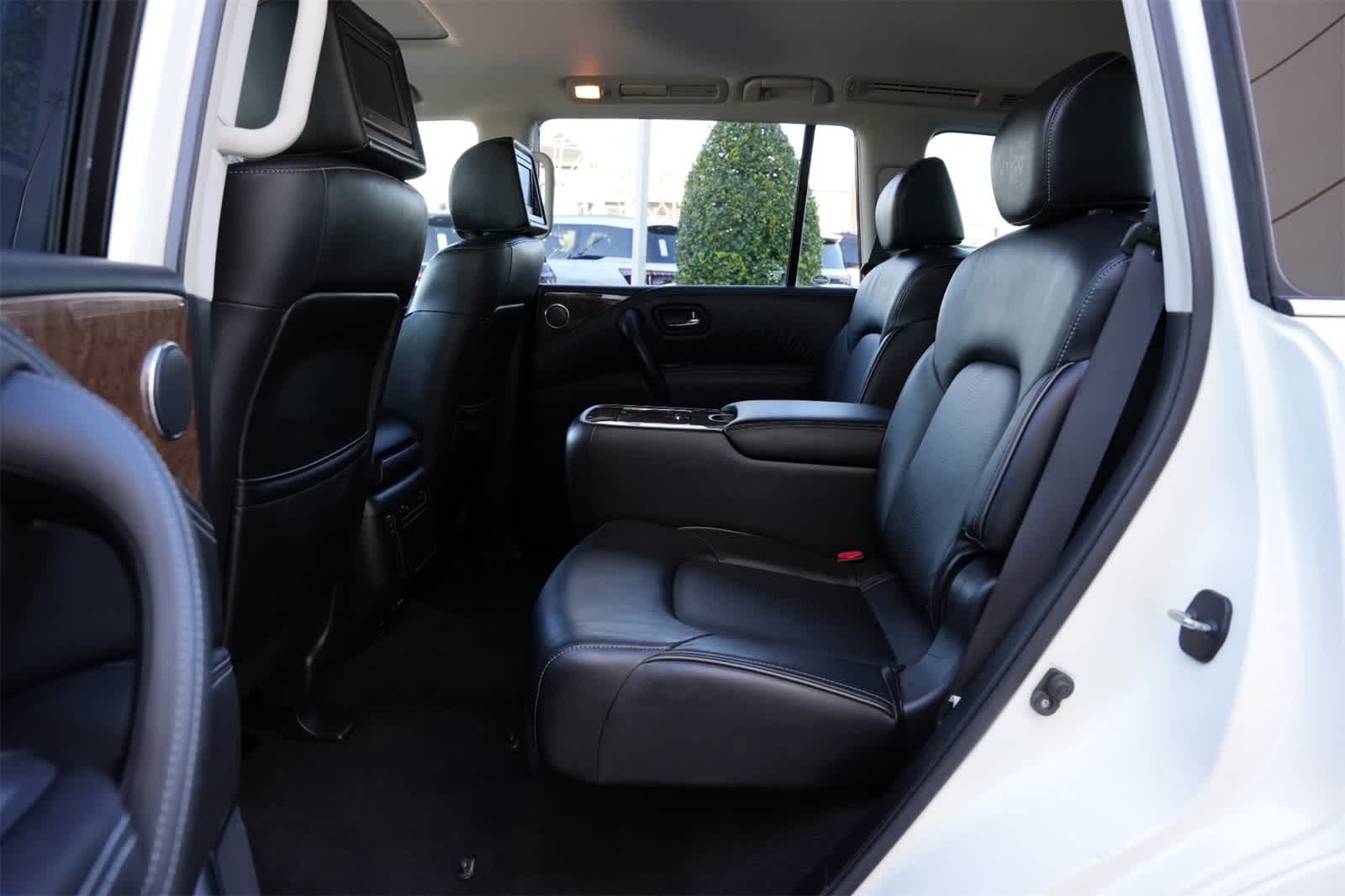 Thumbnail: 2017 INFINITI QX80 - 17