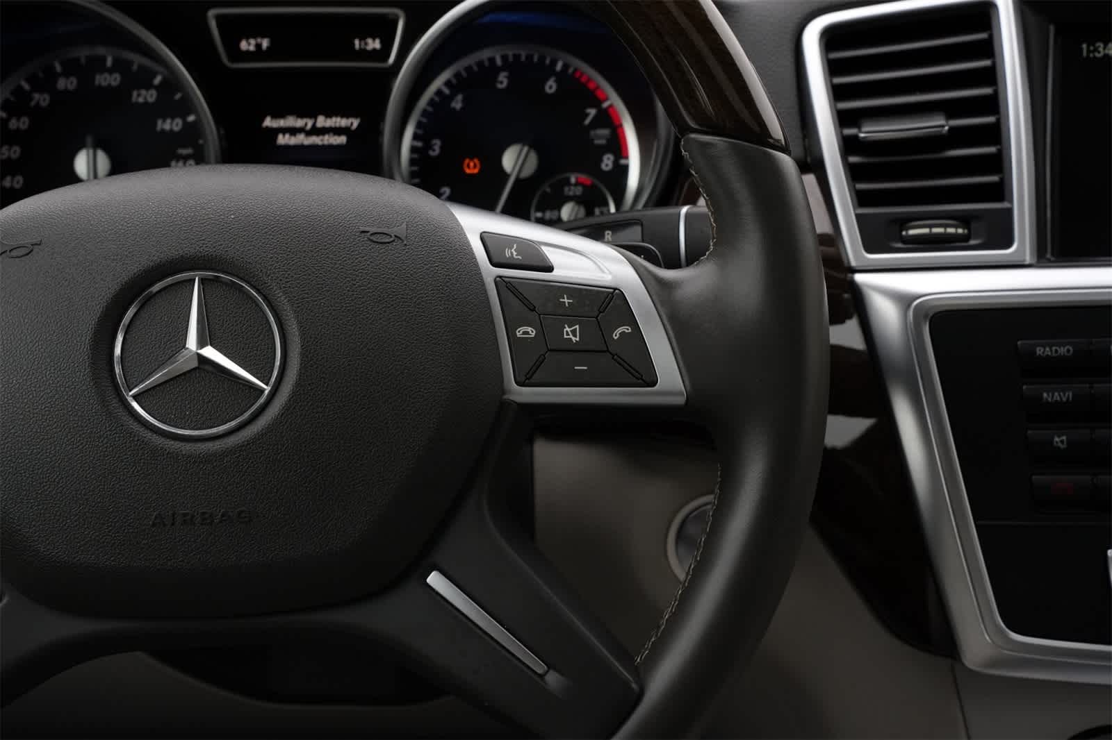 Thumbnail: 2015 Mercedes-Benz M-Class - 11