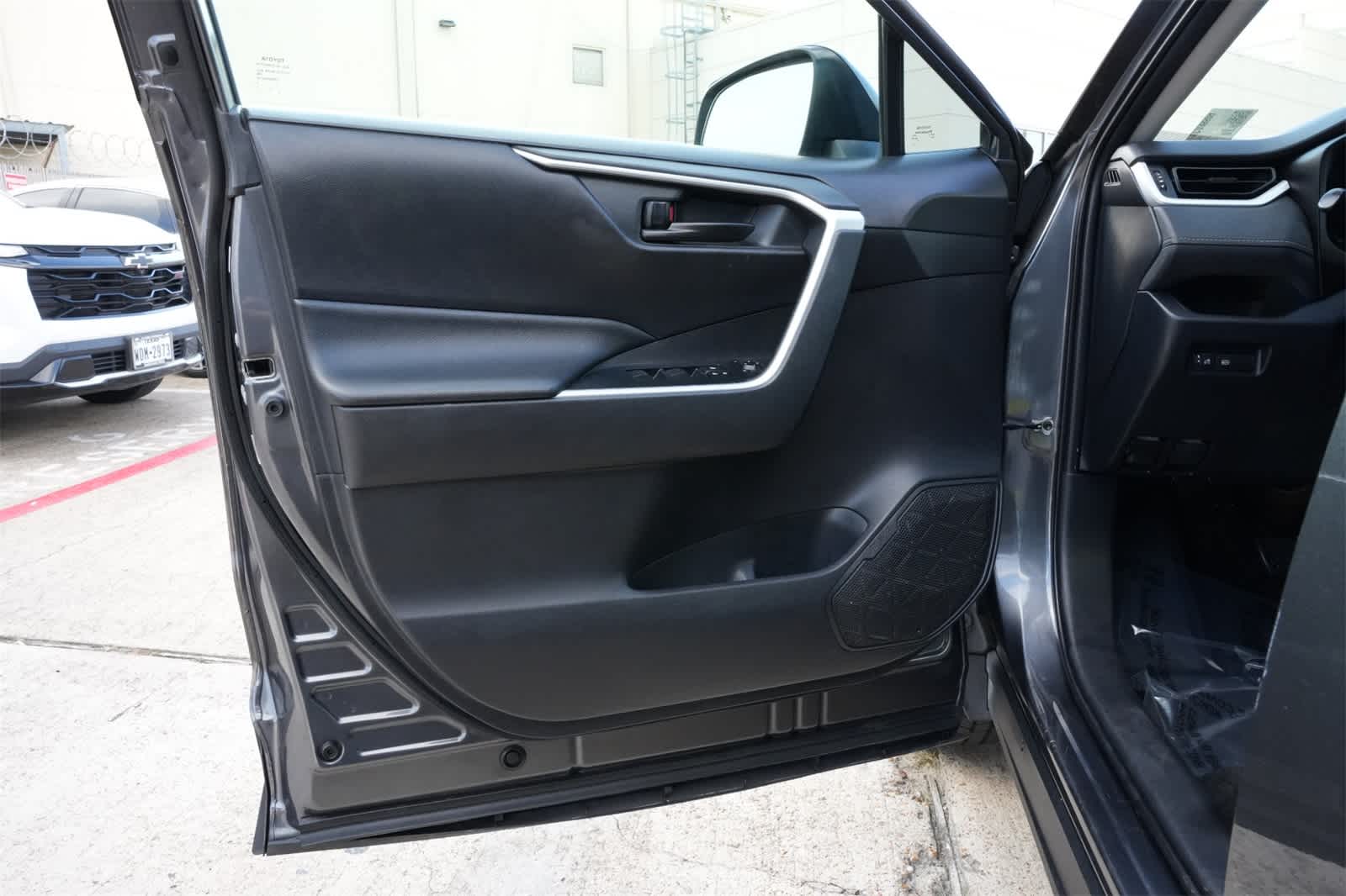 Thumbnail: 2020 Toyota RAV4 - 18