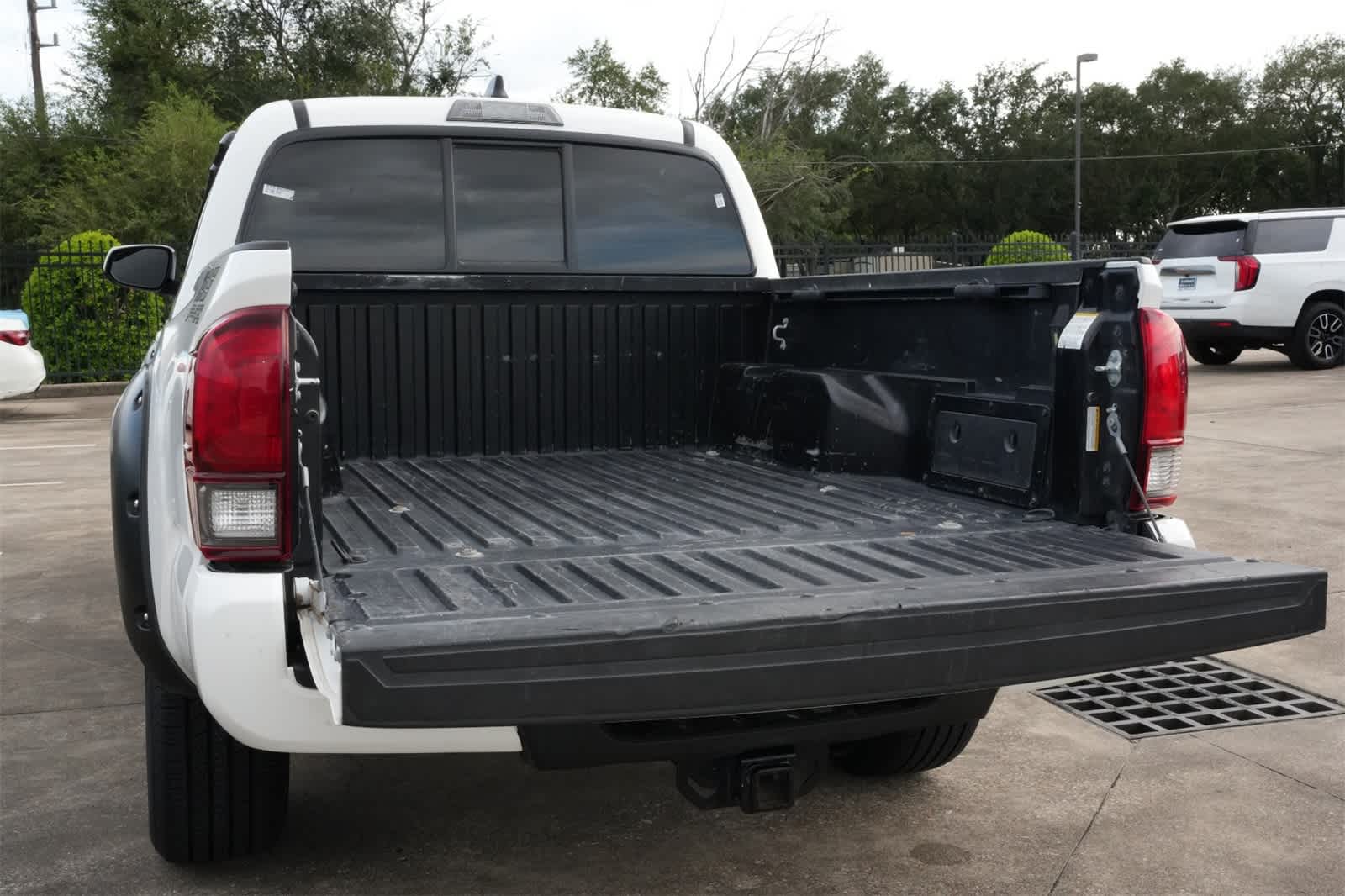 Thumbnail: 2022 Toyota Tacoma - 21