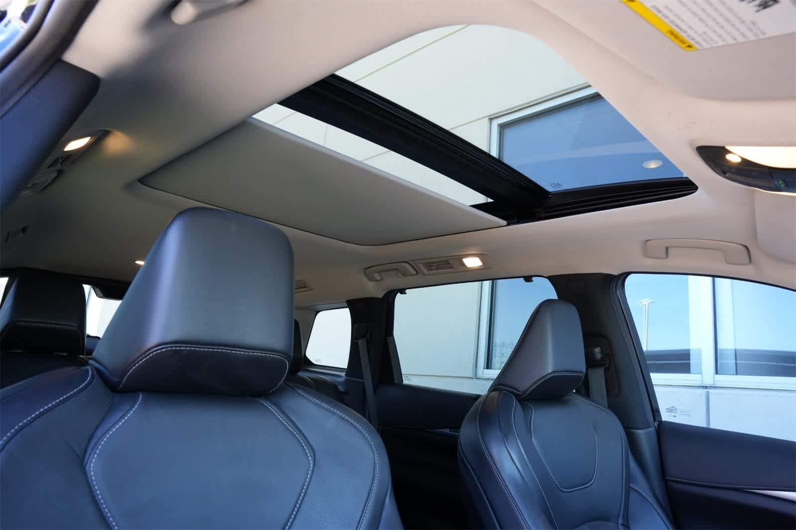 Thumbnail: 2023 INFINITI QX60 - 21