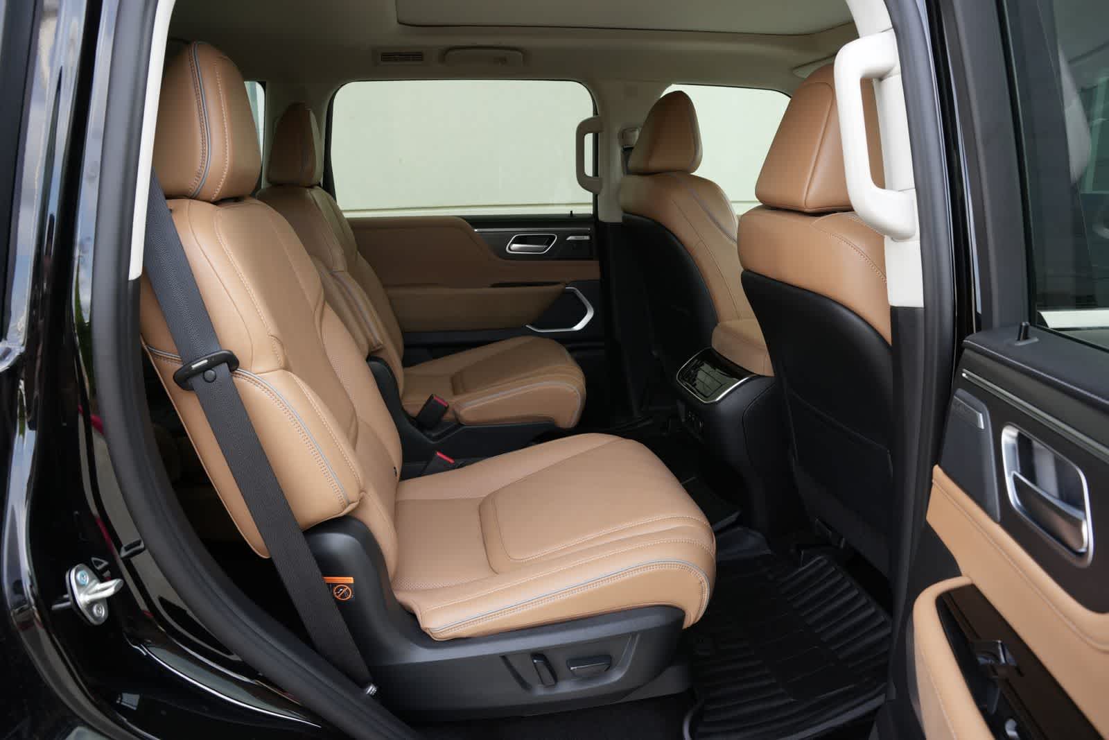 Thumbnail: 2026 INFINITI QX80 - 21