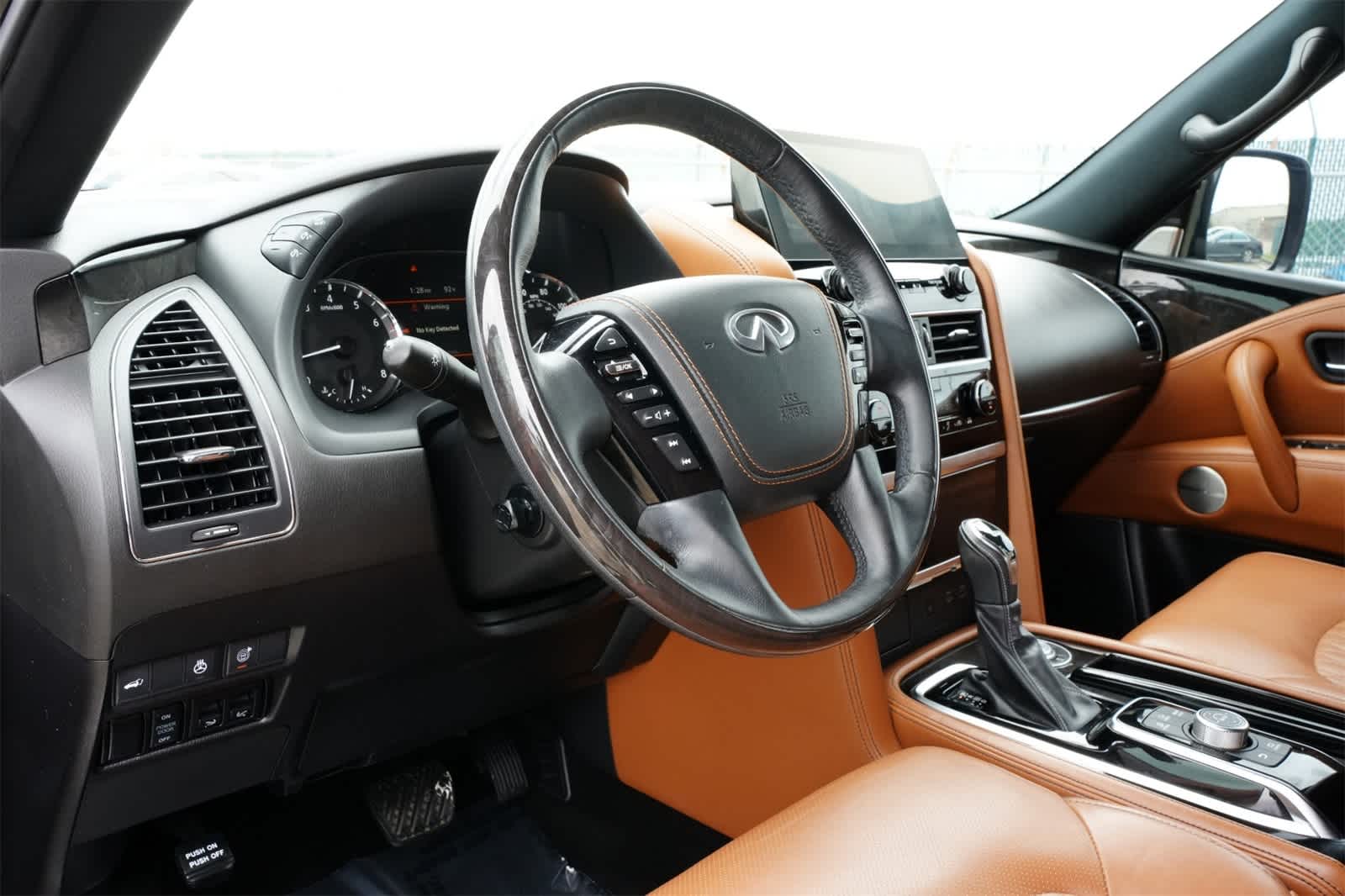 Thumbnail: 2022 INFINITI QX80 - 16
