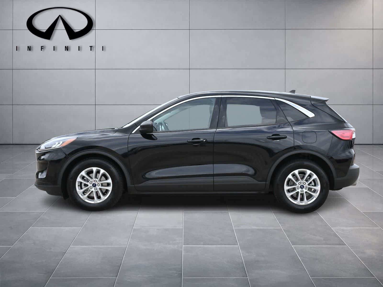 Thumbnail: 2022 Ford Escape - 3