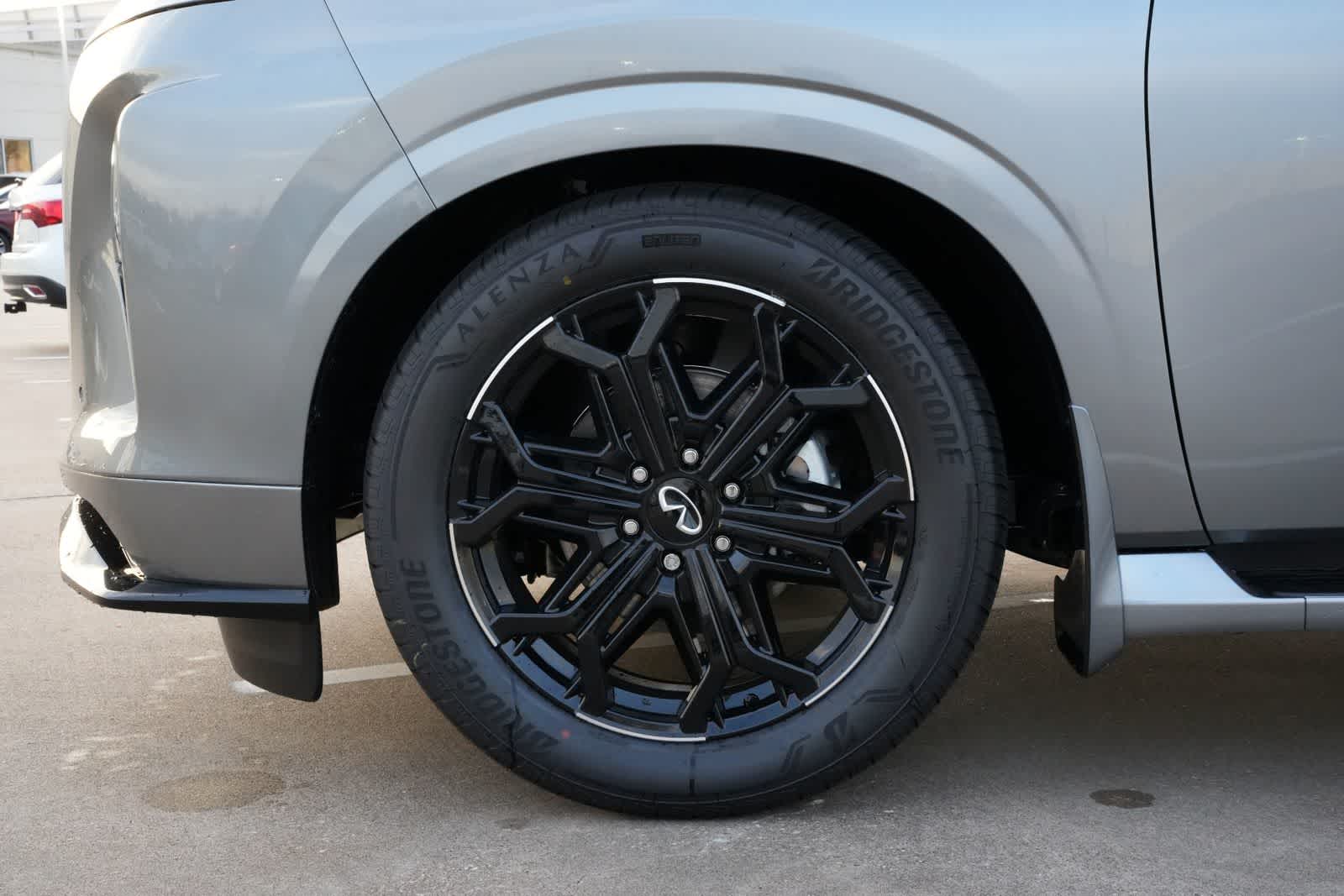 Thumbnail: 2026 INFINITI QX80 - 26