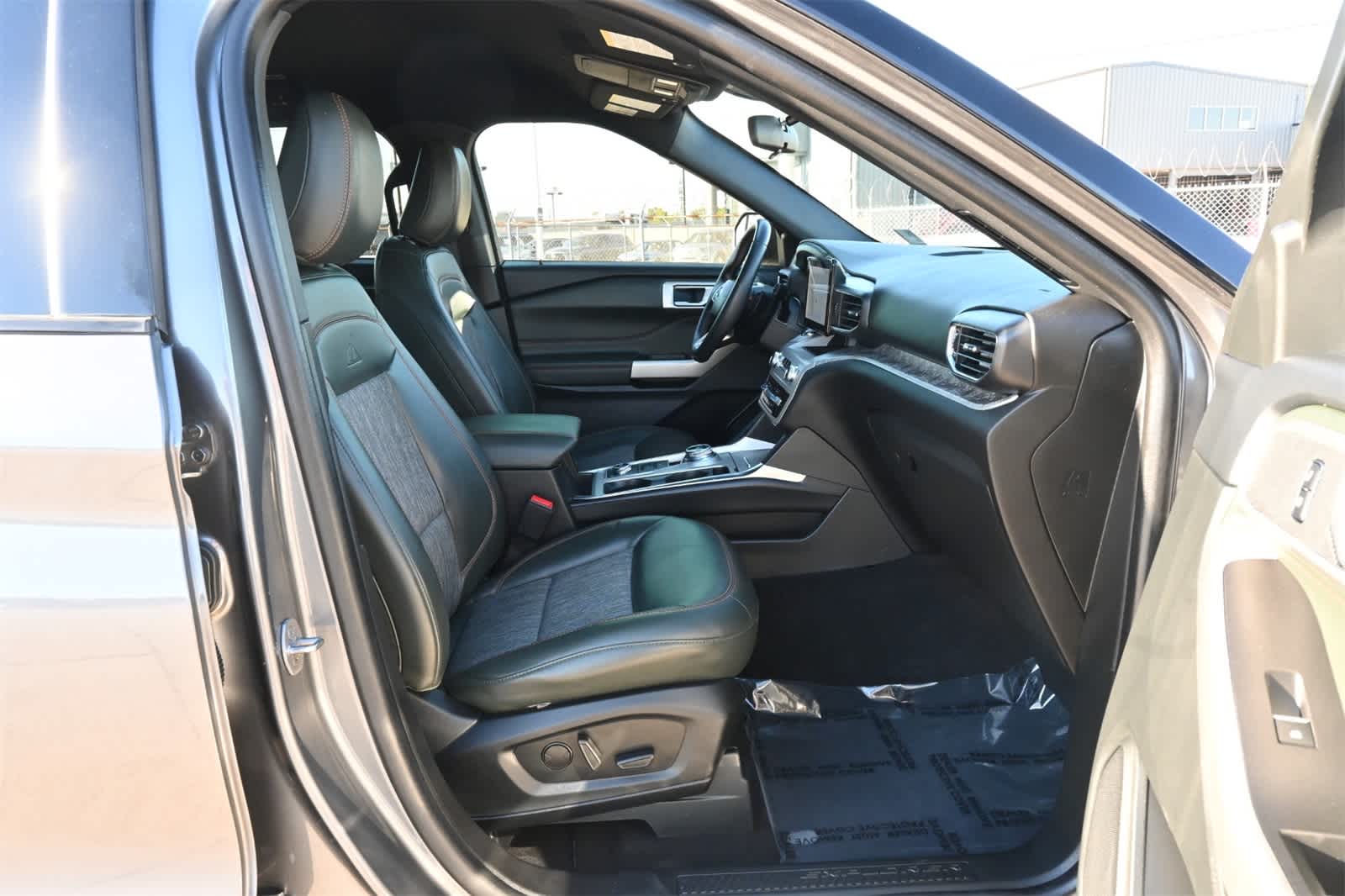 Thumbnail: 2023 Ford Explorer - 26