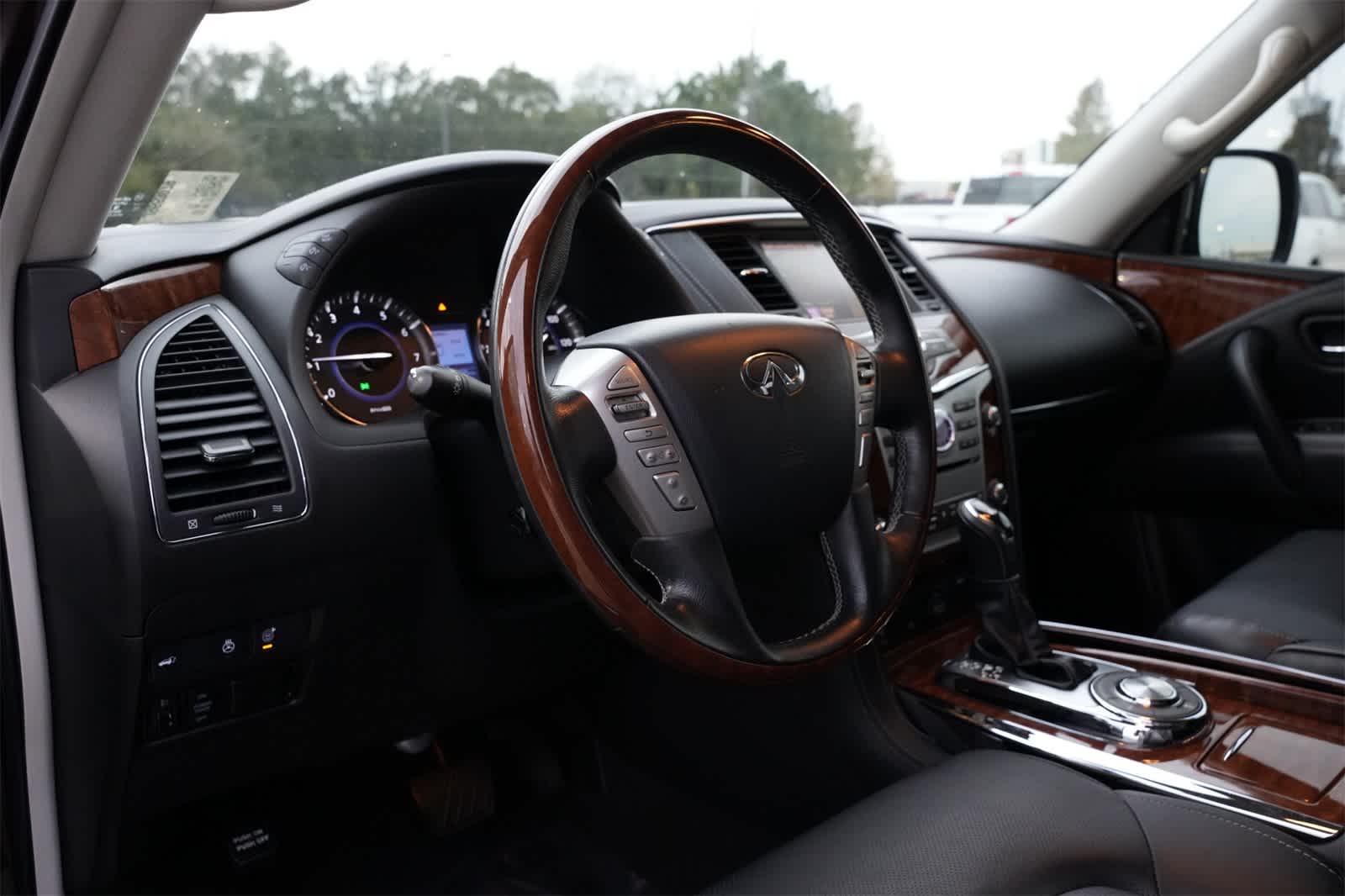 Thumbnail: 2018 INFINITI QX80 - 16