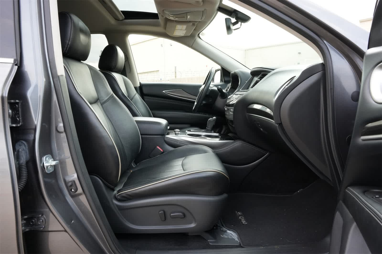 Thumbnail: 2017 INFINITI QX60 - 22