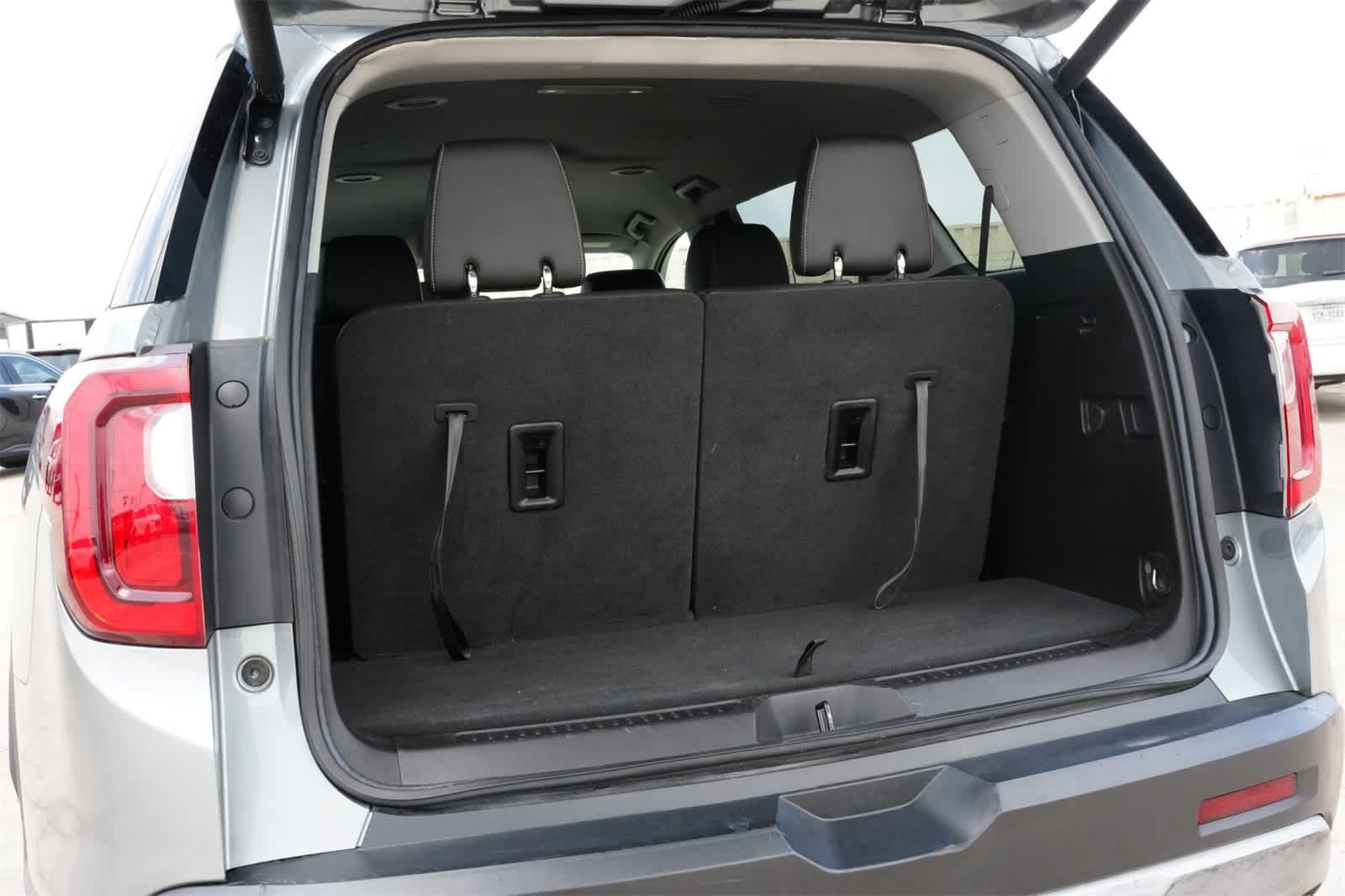 2023 GMC Acadia SLT 19