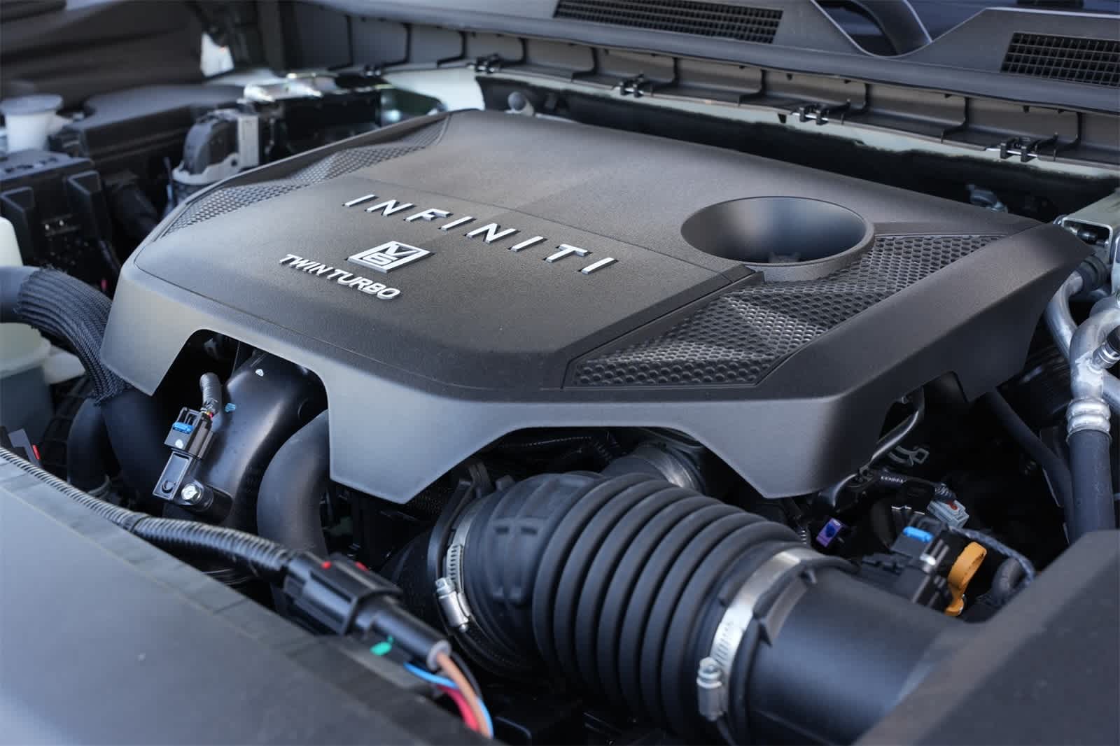 2025 INFINITI QX80 Luxe 27