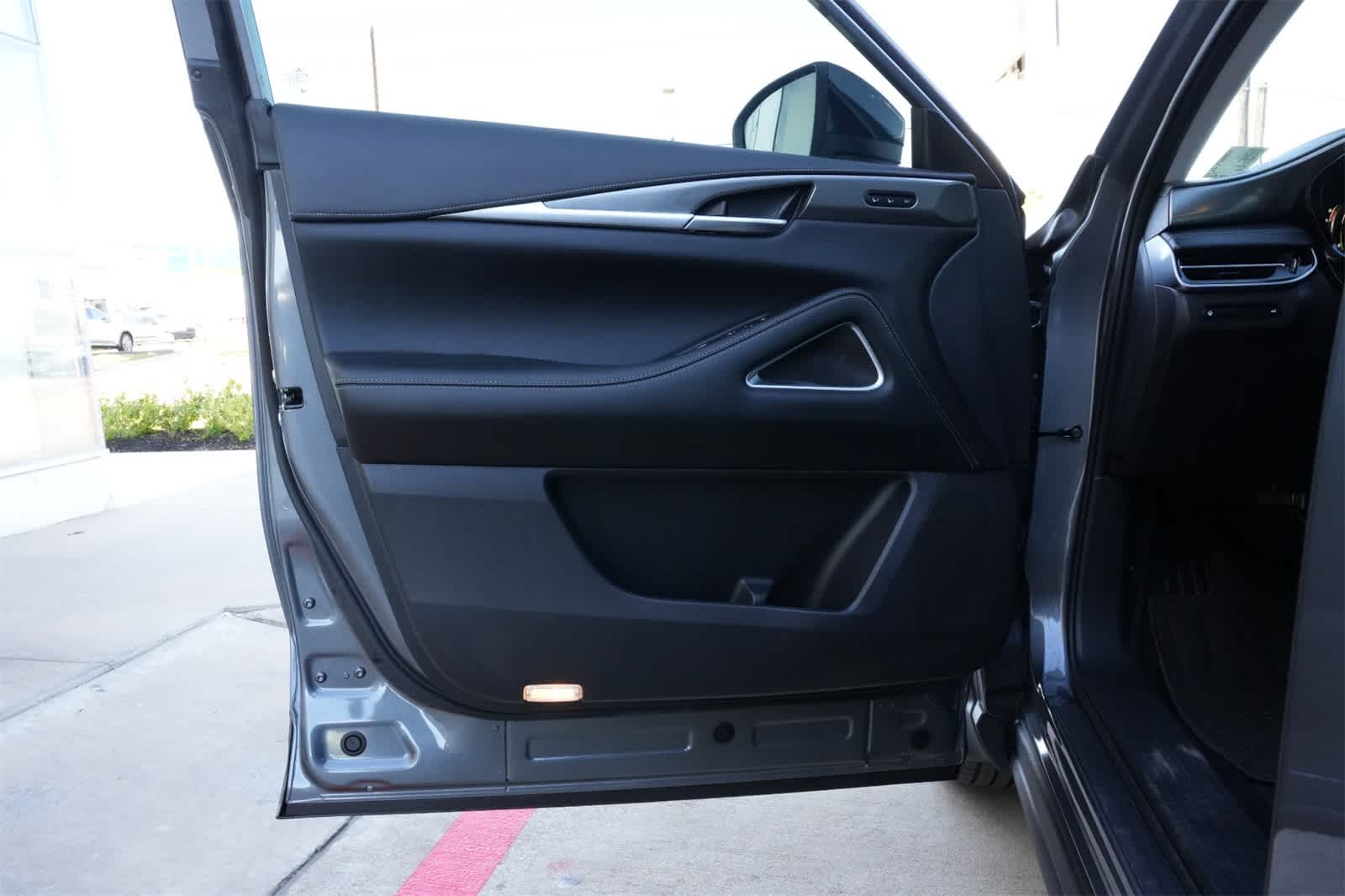 Thumbnail: 2026 INFINITI QX60 - 18