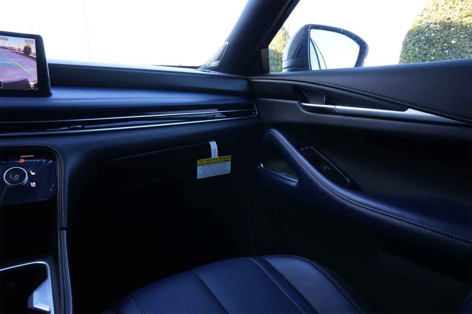 Thumbnail: 2026 INFINITI QX60 - 8