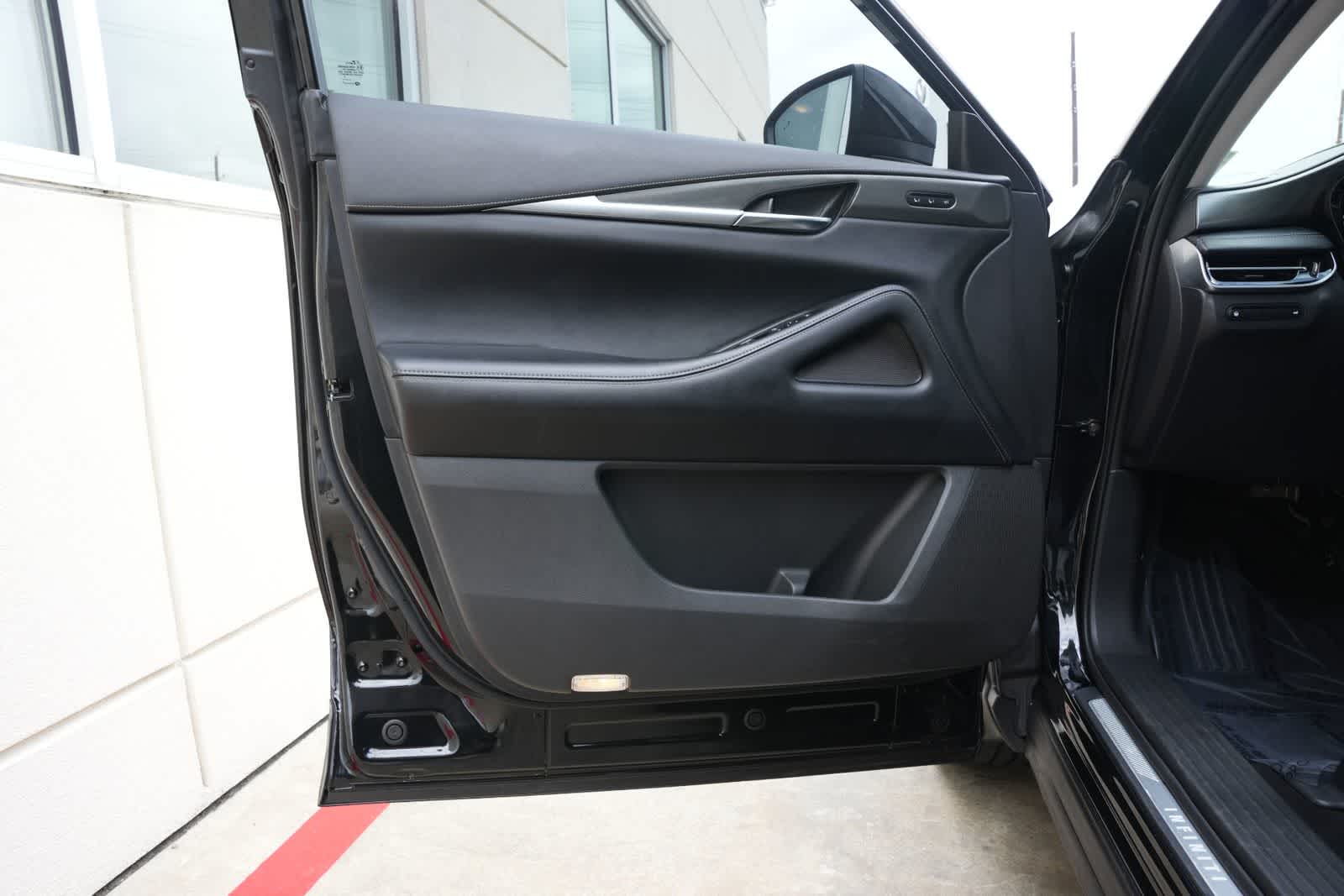 Thumbnail: 2023 INFINITI QX60 - 18